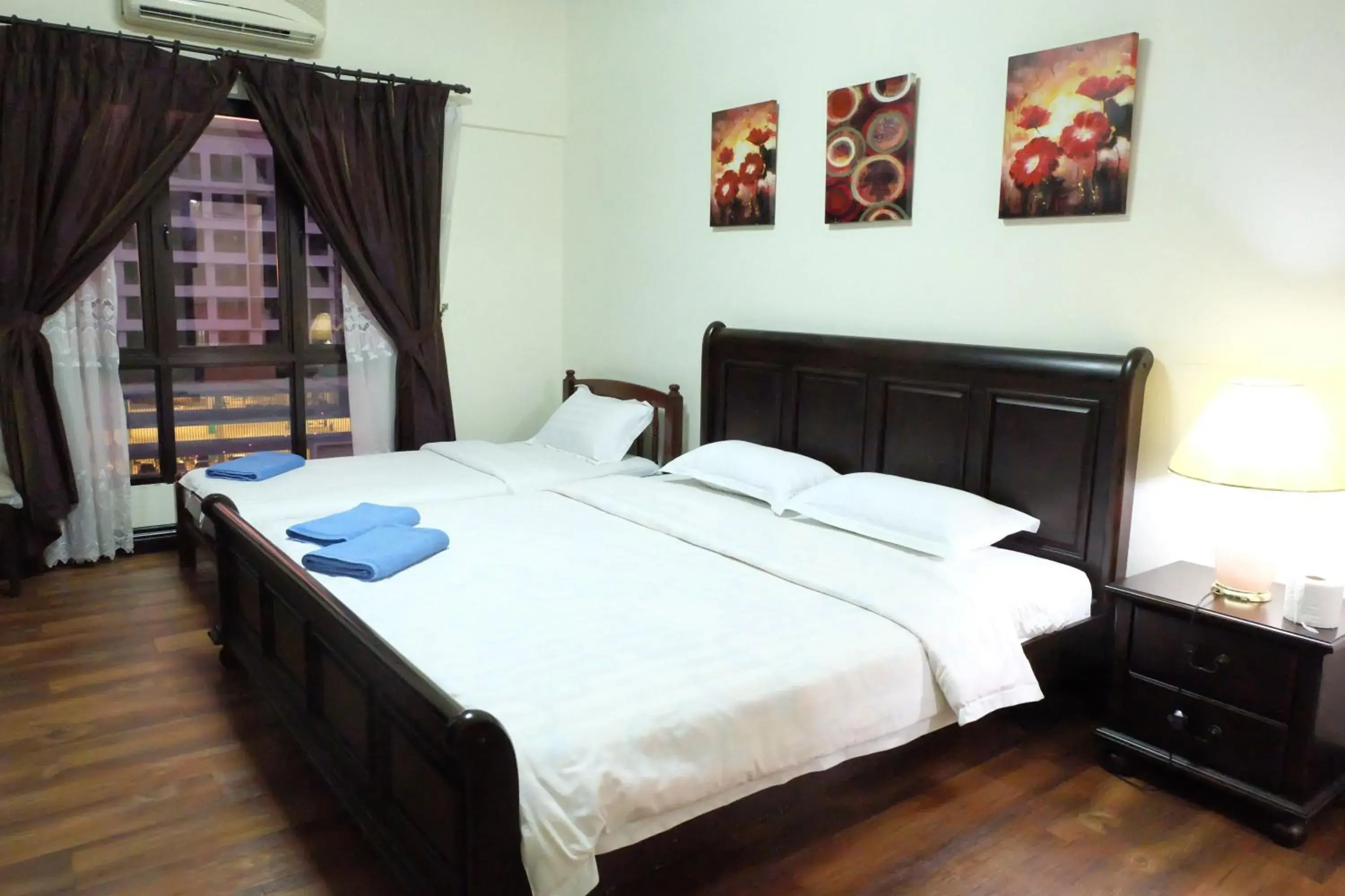 Bedroom, Bed in North Borneo Paradise@Marina Court