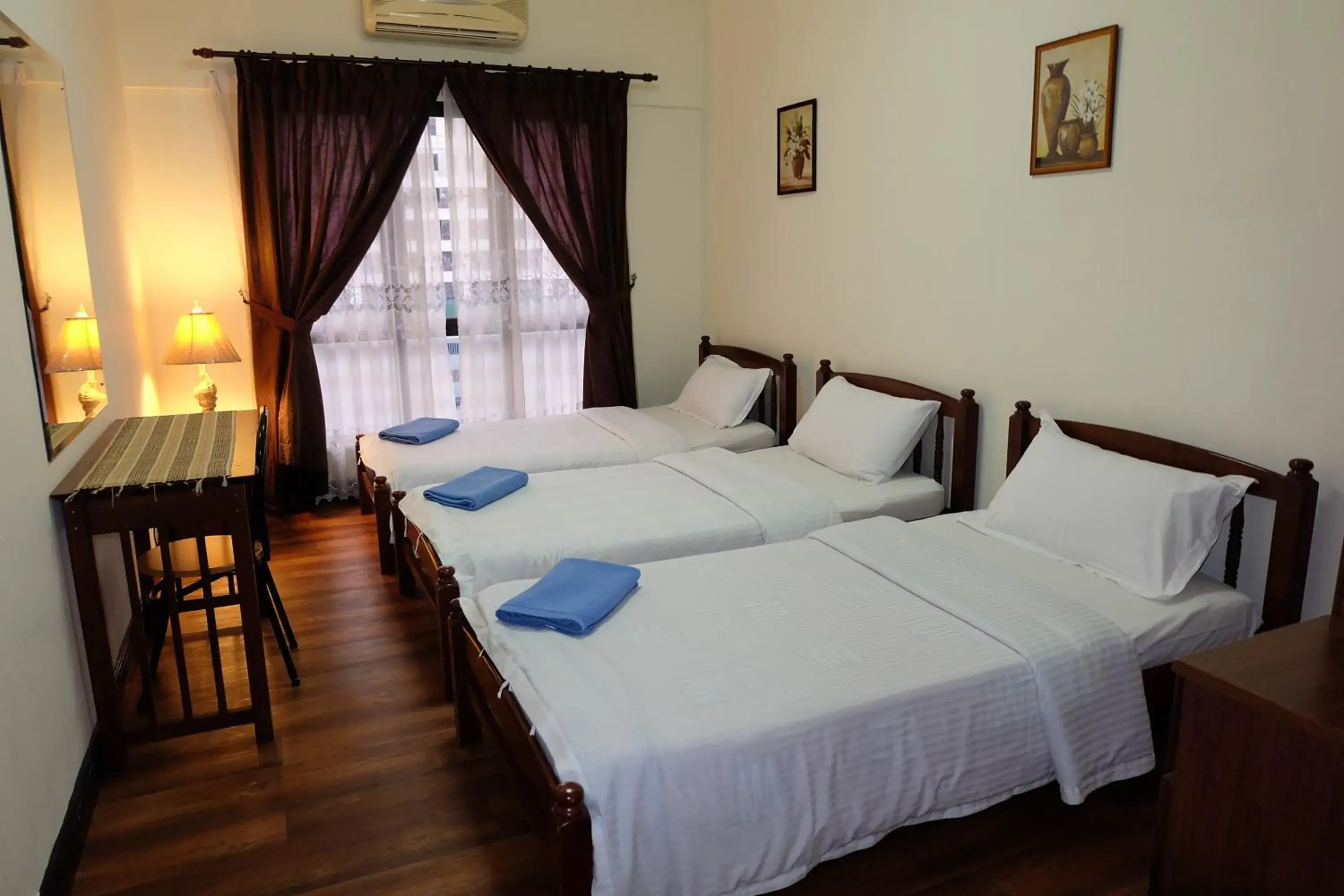 Bedroom, Bed in North Borneo Paradise@Marina Court