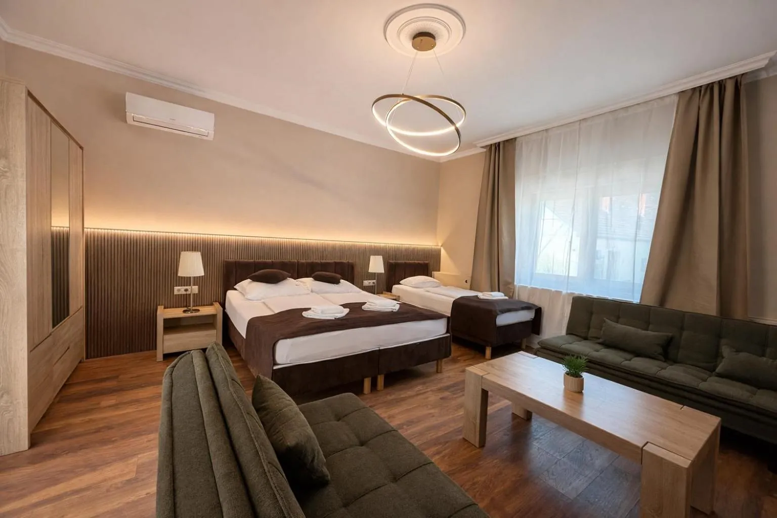 Two-Bedroom Apartment in Honti Apartmanház