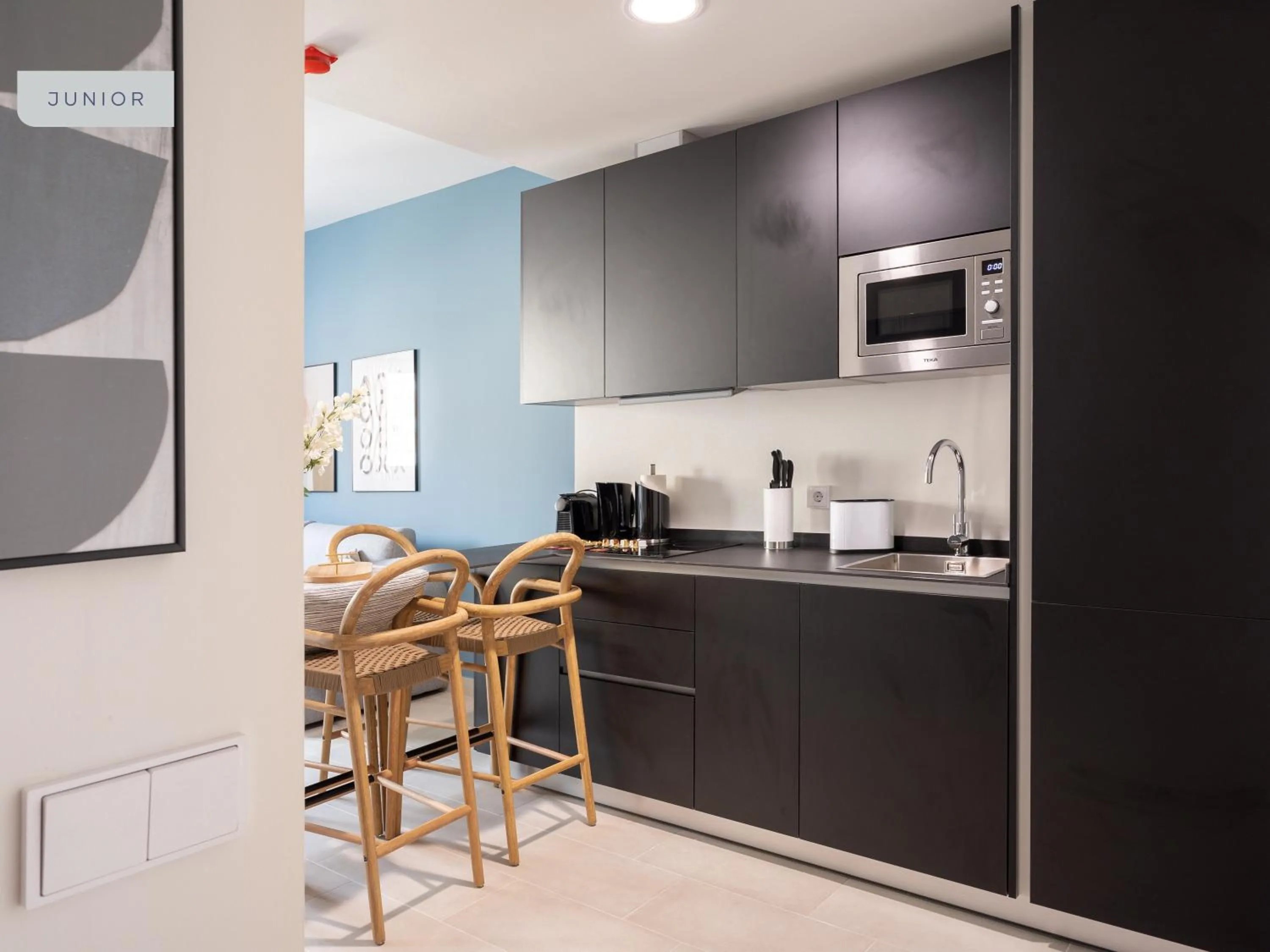 Kitchen or kitchenette in Limehome Sevilla Calle Torcuato Luca de Tena - Digital Access