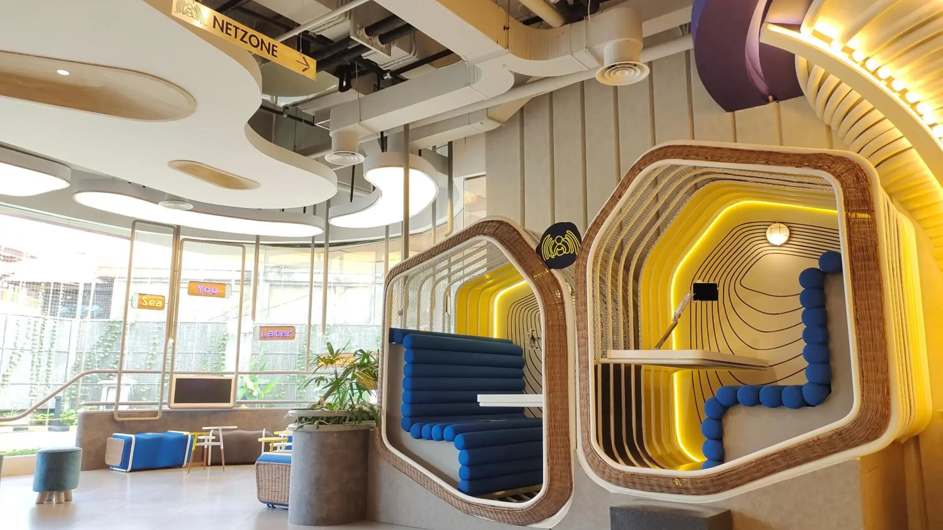 Lobby or reception in YELLO Hotel Kuta Beachwalk Bali Lobby or reception in YELLO Hotel Kuta Beachwalk Bali