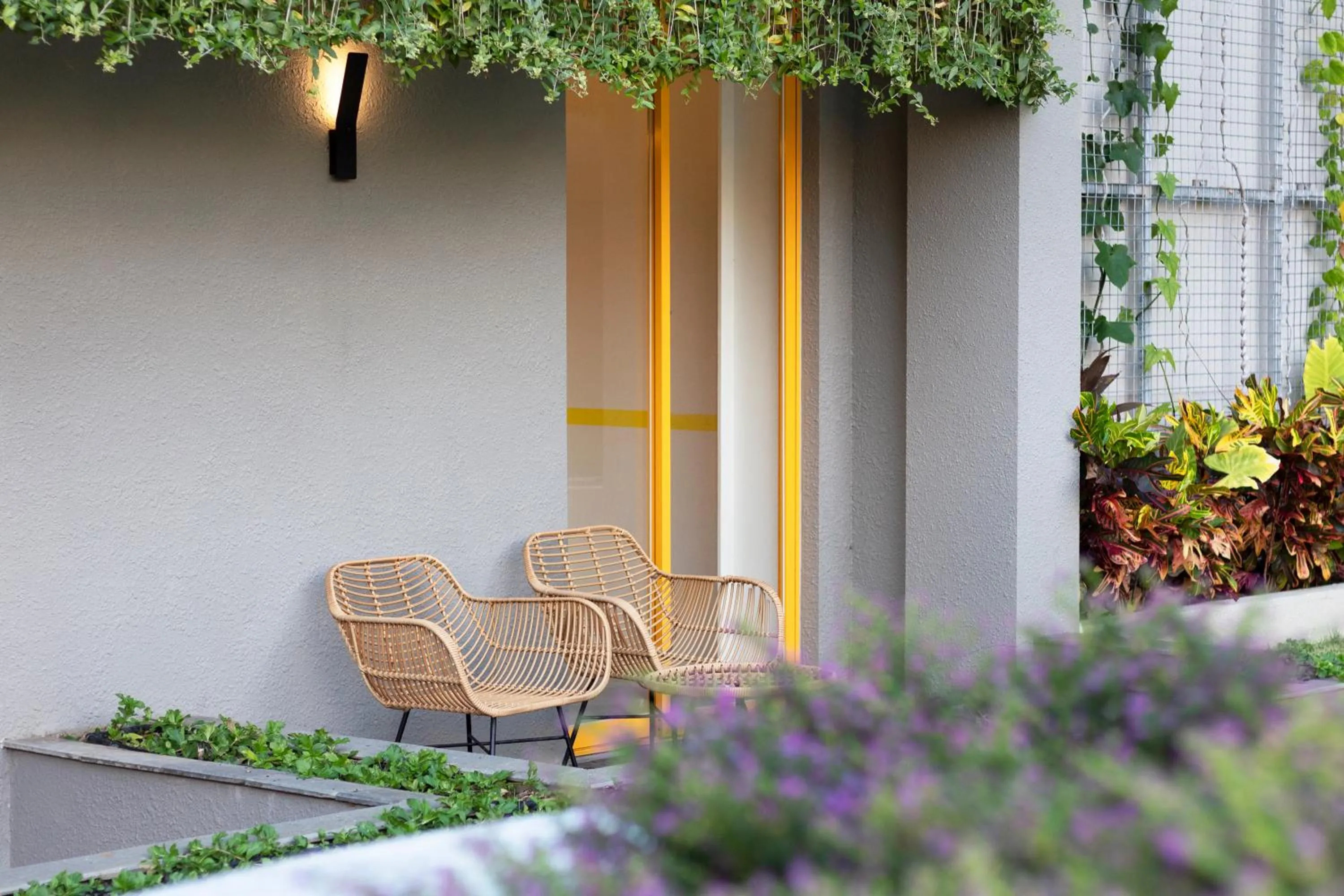 Seating area in YELLO Hotel Kuta Beachwalk Bali