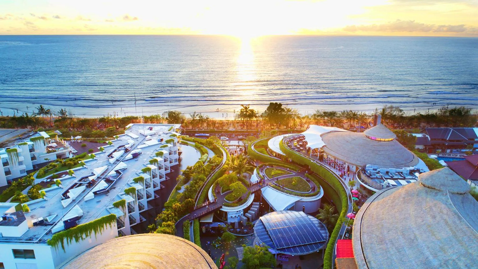 Sea view in YELLO Hotel Kuta Beachwalk Bali