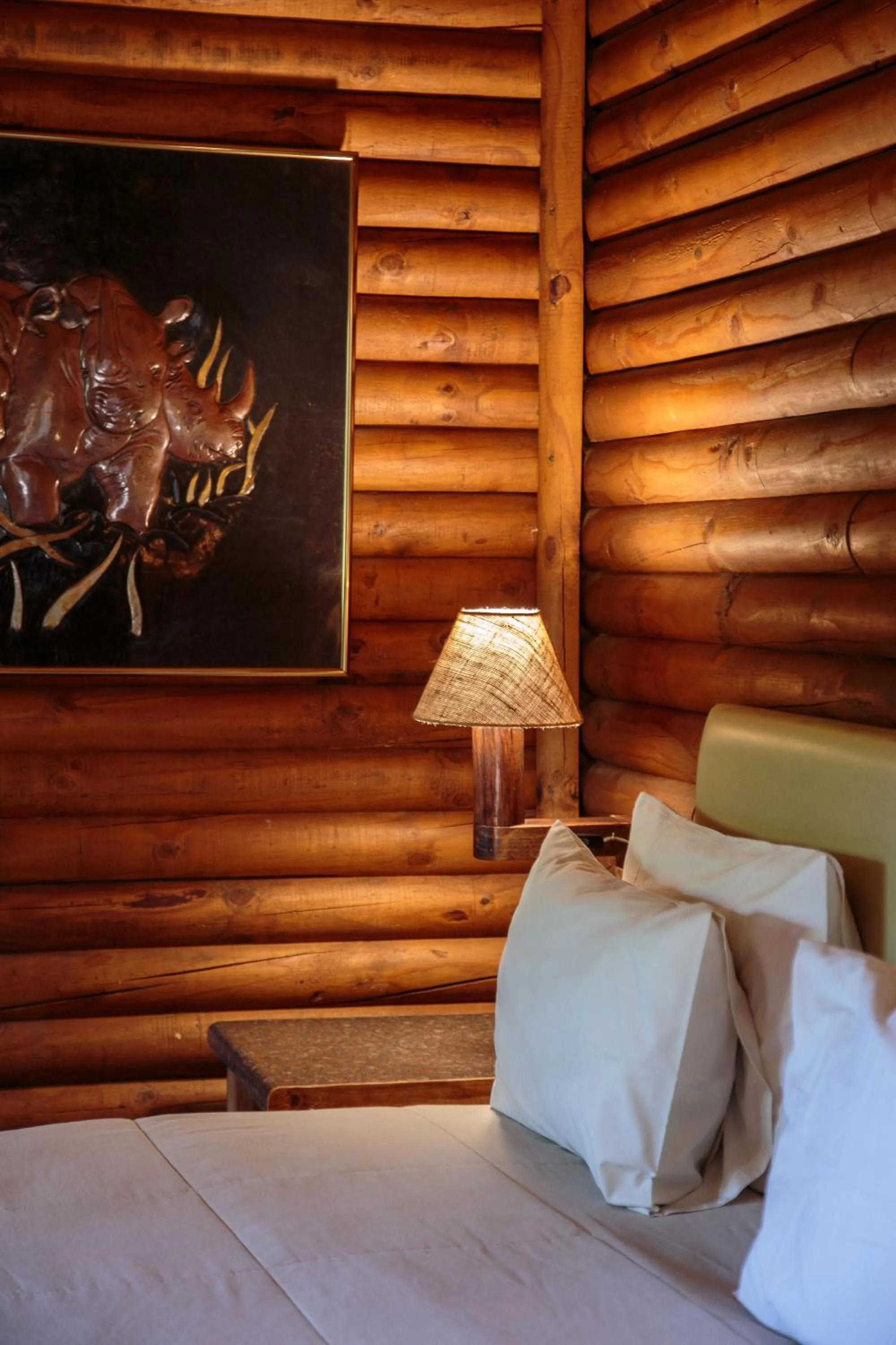 Decorative detail, Bed in Kwalata Game Lodge