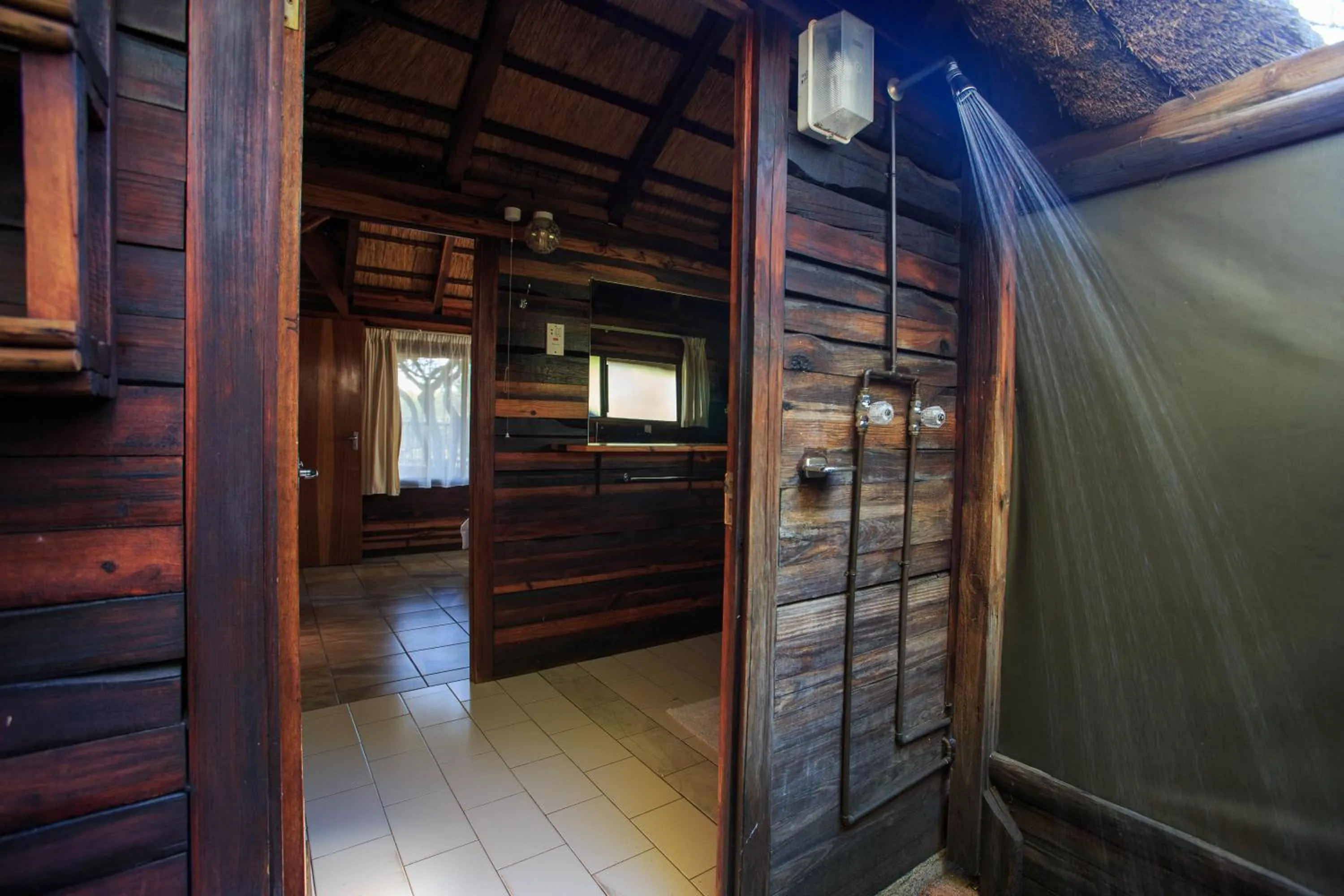Shower in Kwalata Game Lodge