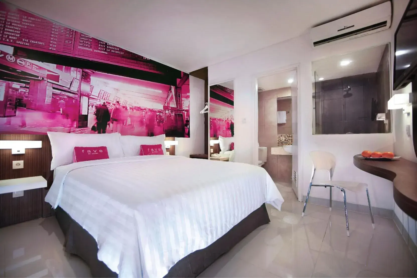 Double or Twin Room in favehotel PGC Cililitan Double or Twin Room in favehotel PGC Cililitan