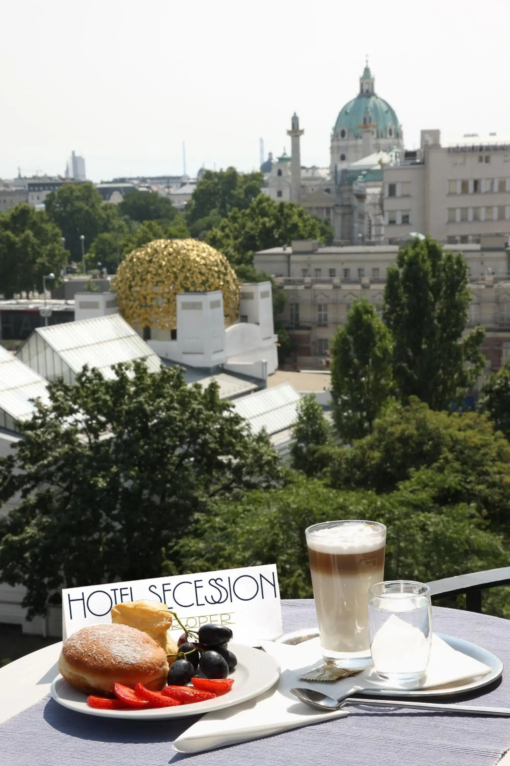 City view in Hotel Secession an der Oper City view in Hotel Secession an der Oper