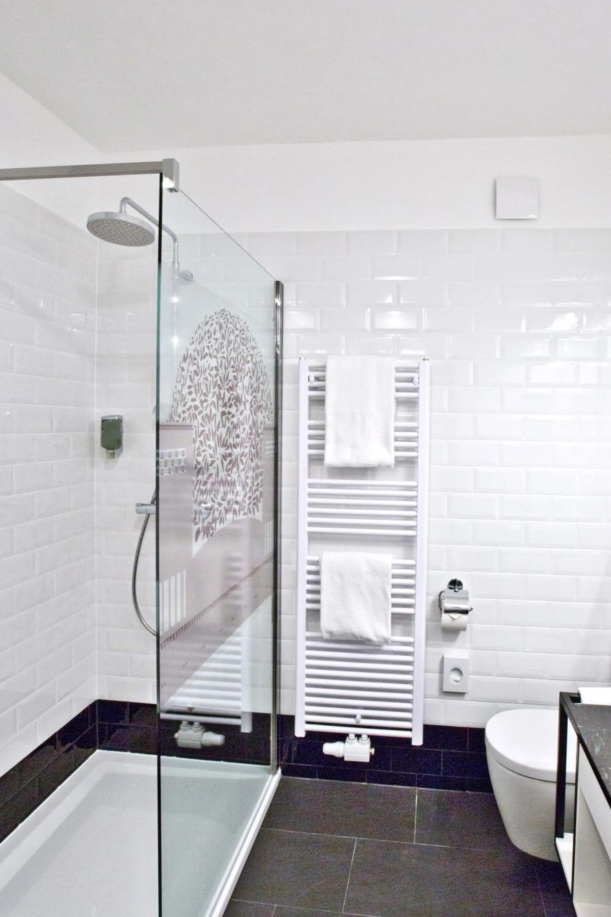 Shower in Hotel Secession an der Oper