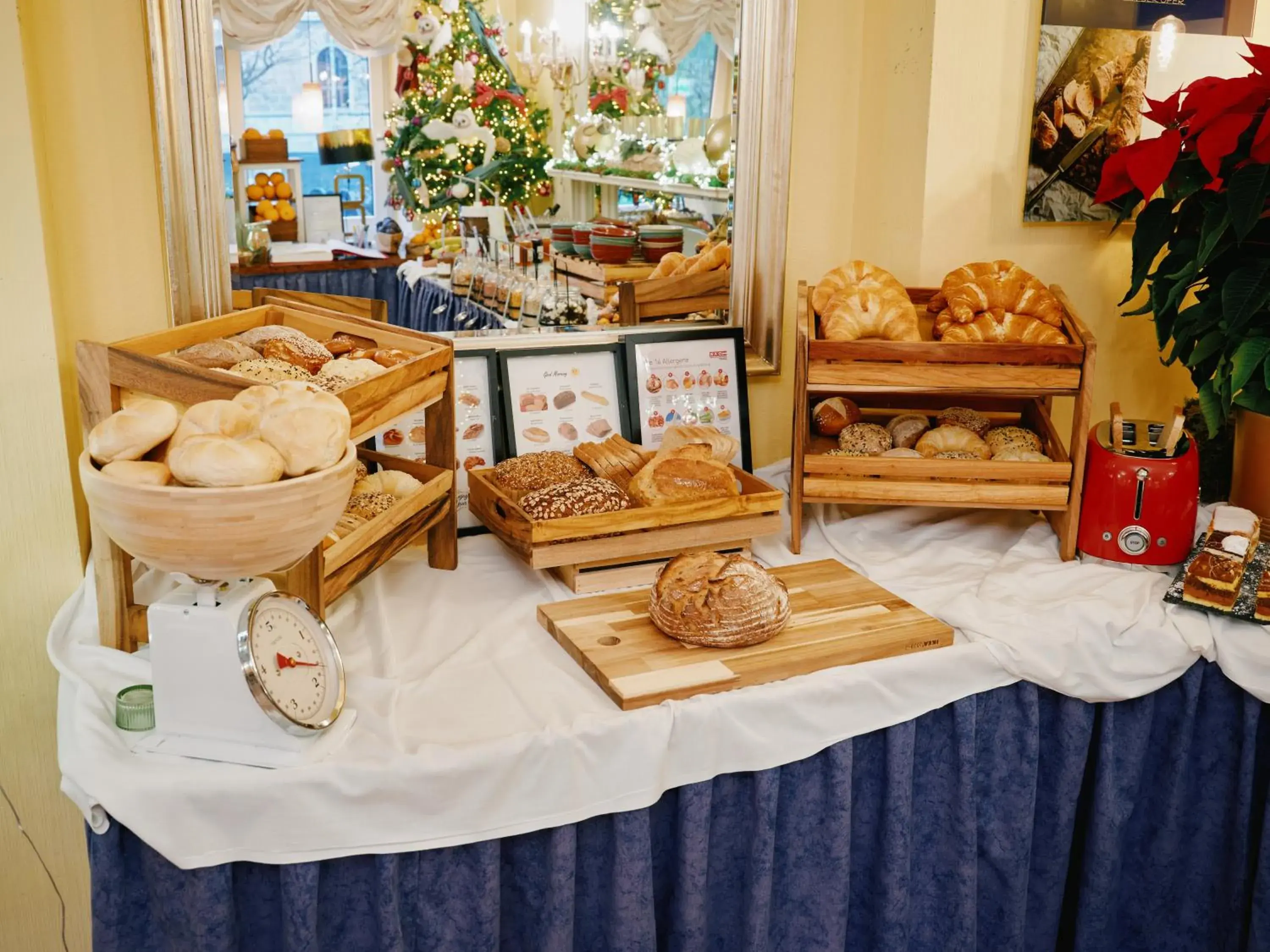 Buffet breakfast in Hotel Secession an der Oper Buffet breakfast in Hotel Secession an der Oper