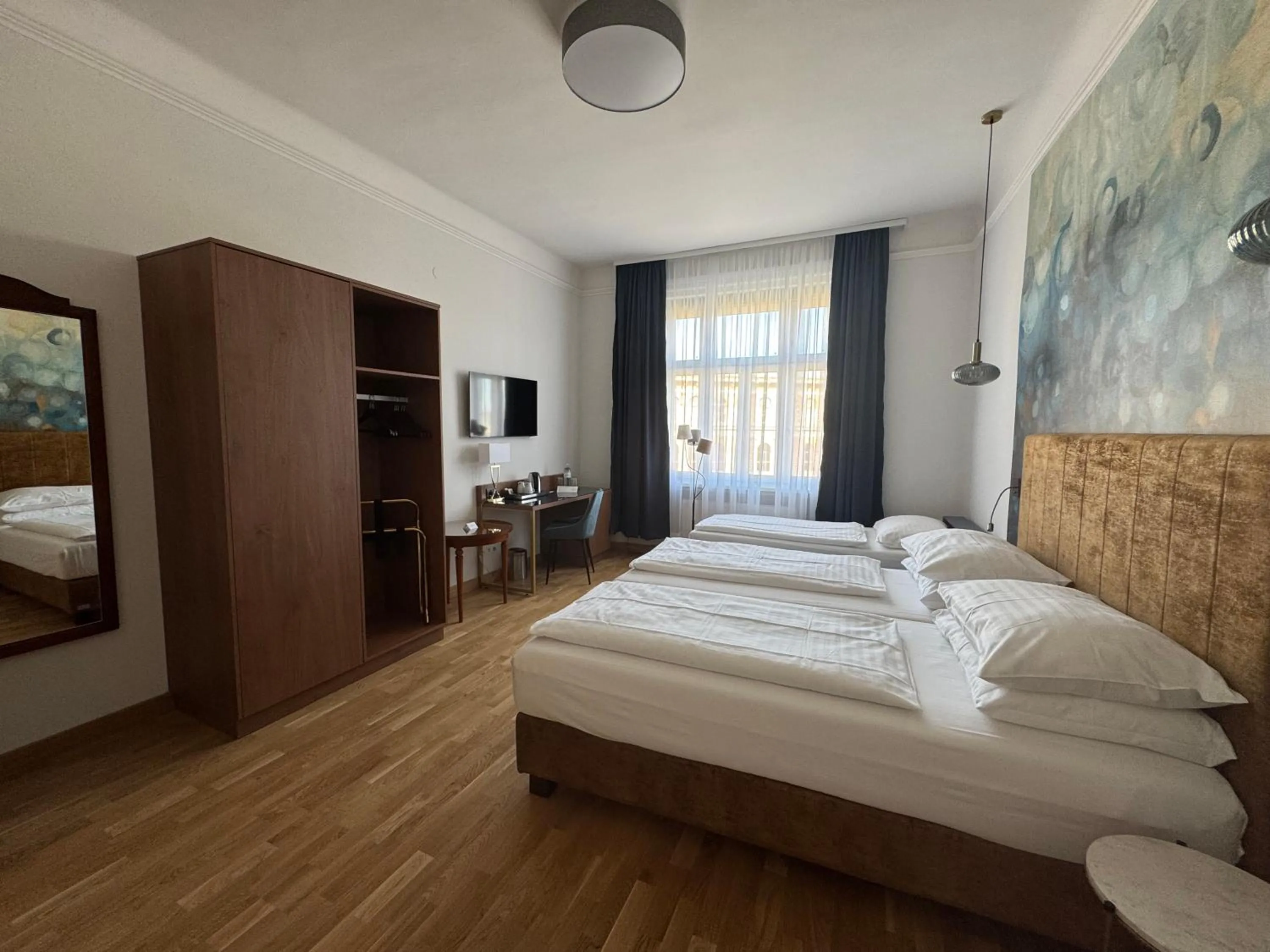 Bedroom, Bed in Hotel Secession an der Oper