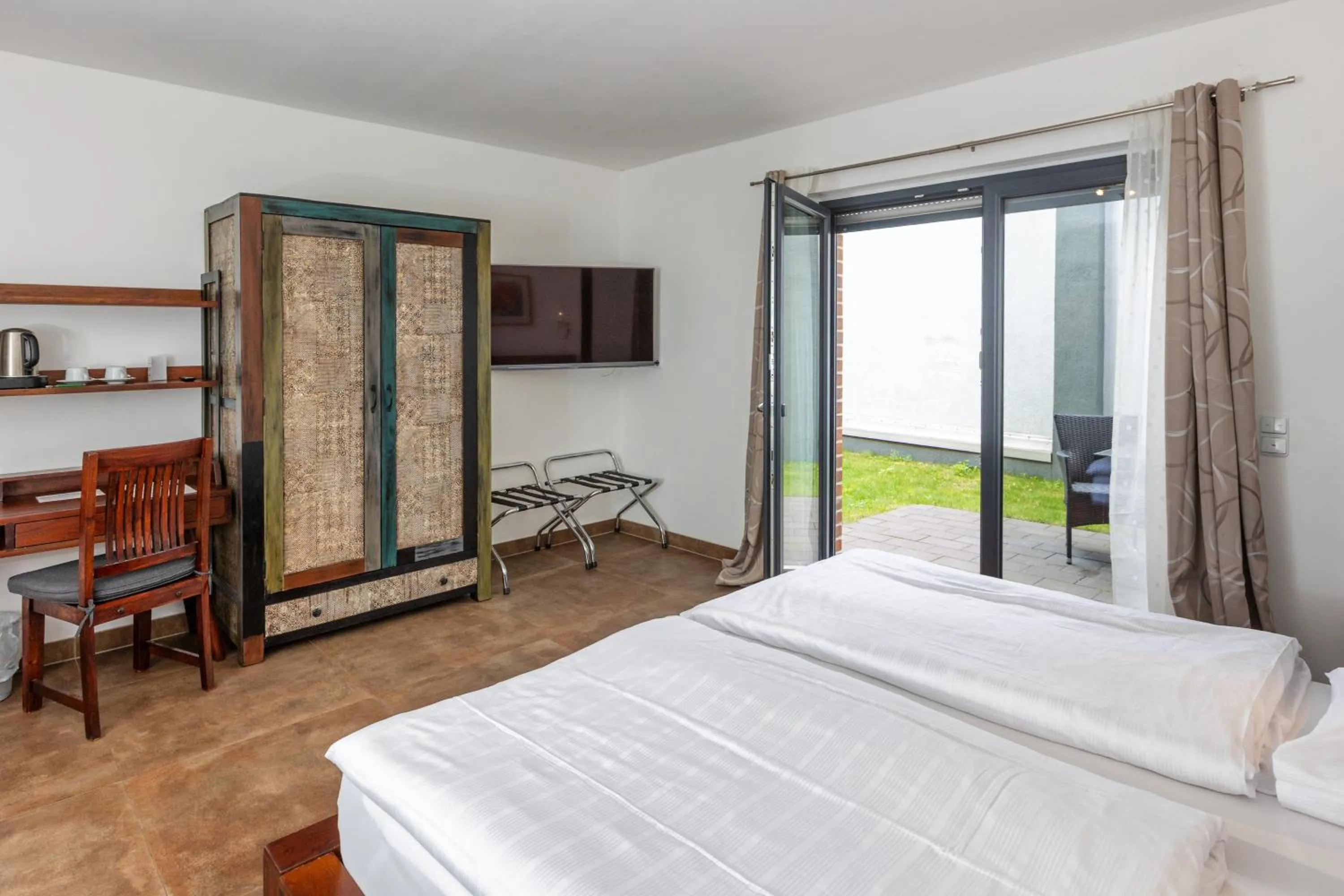 Photo of the whole room, Bed in Aalto Hotel