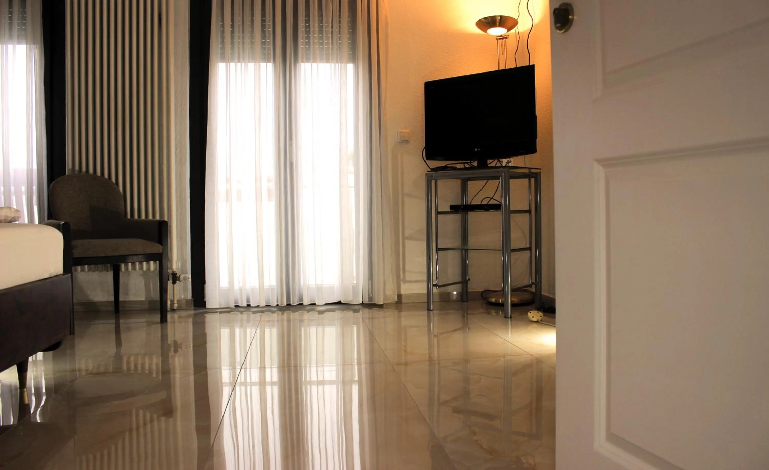 Photo of the whole room in Aalto Hotel