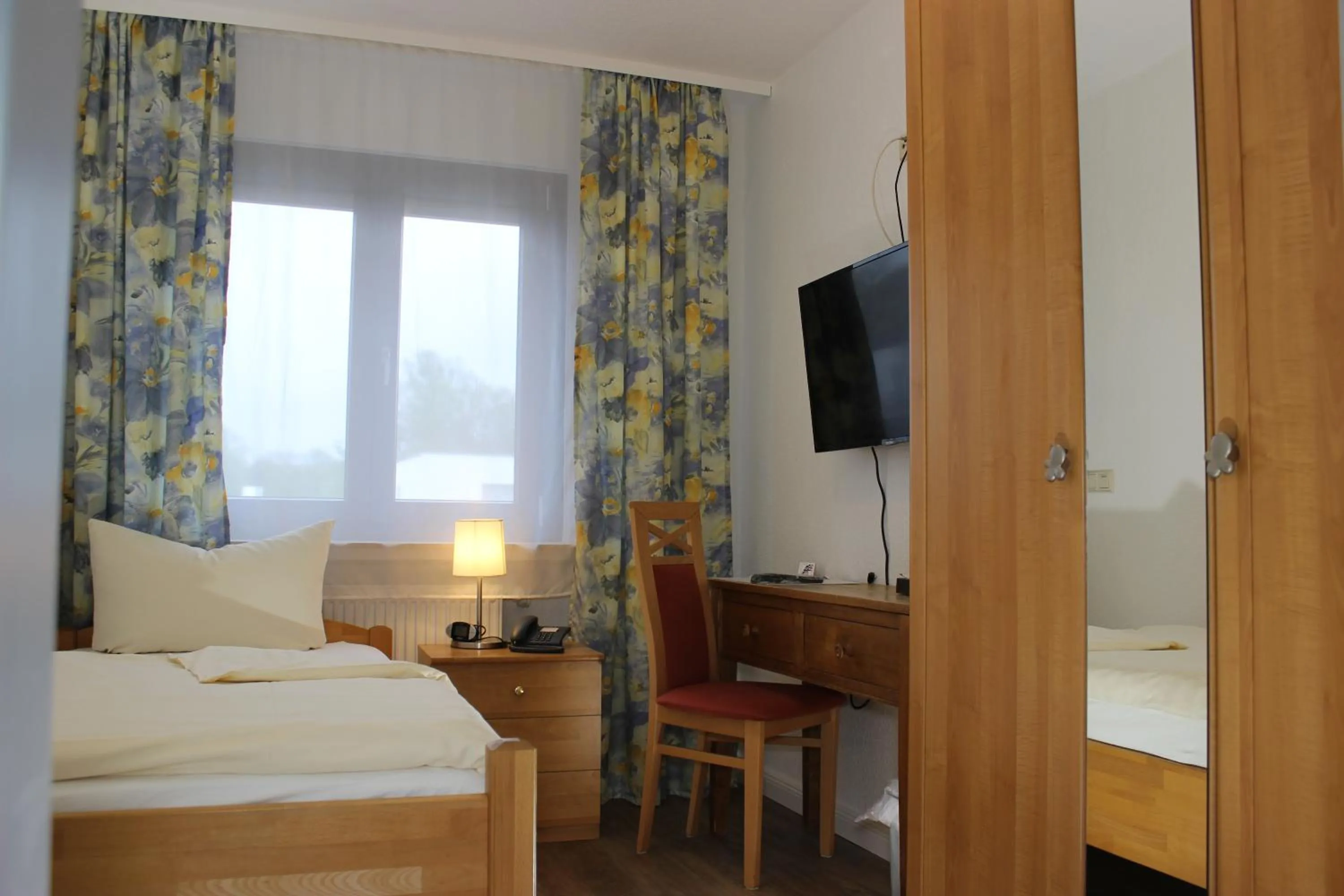 Photo of the whole room, Bed in Aalto Hotel