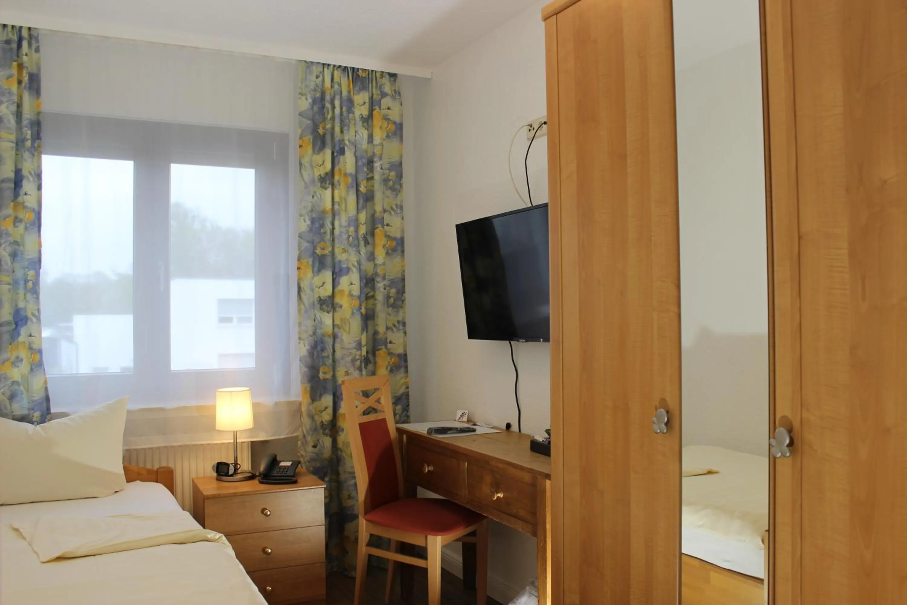 Photo of the whole room, Bed in Aalto Hotel