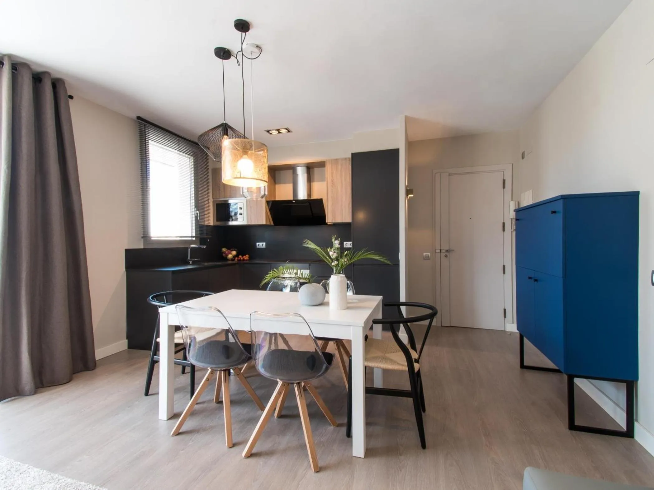 Sitges Spaces Seaside Beach Flat- 4 Bedroom, 2 Bathroom, Terrace, Near Beach