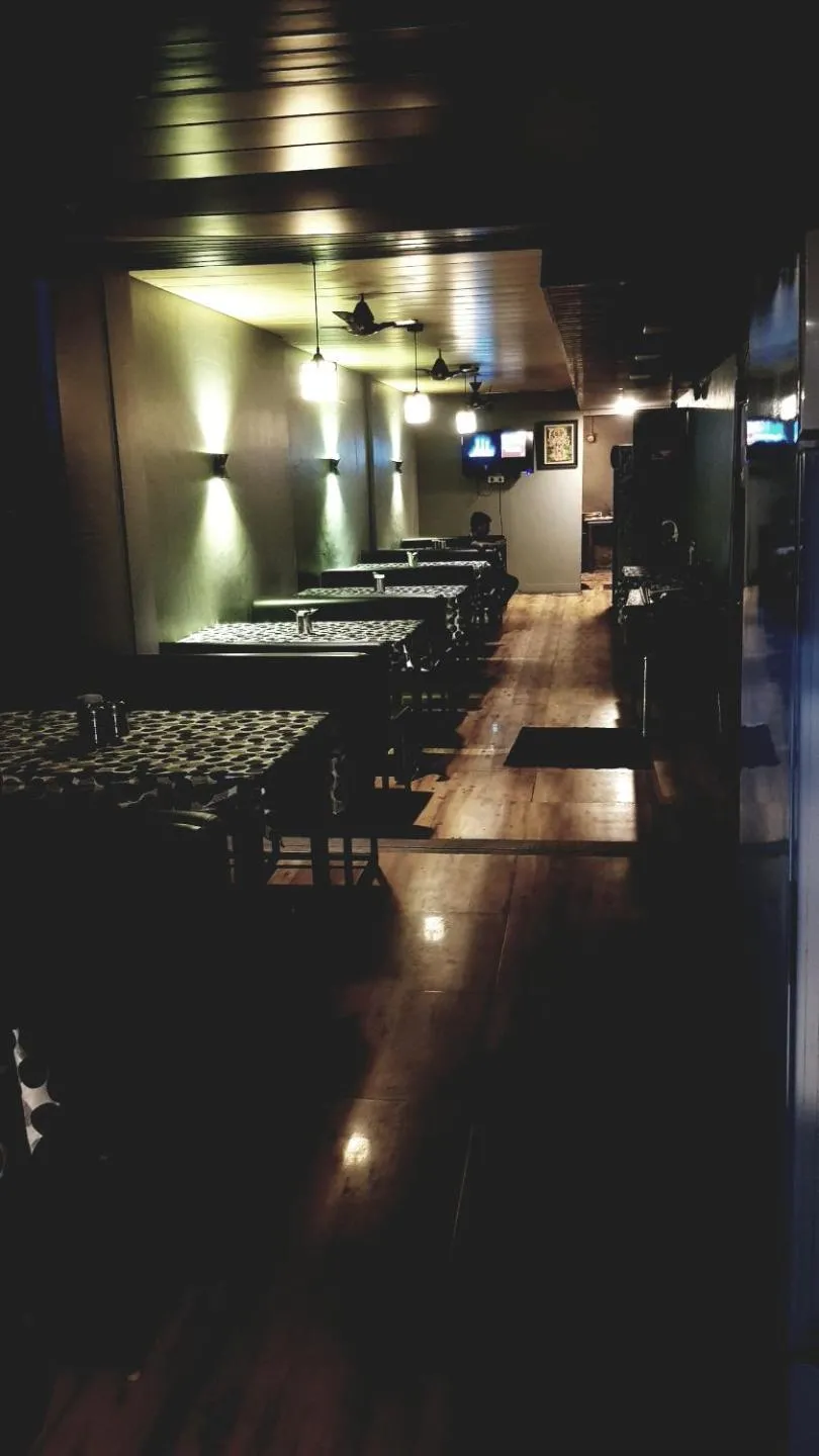 Restaurant/places to eat in Blueberry Budget Hotel