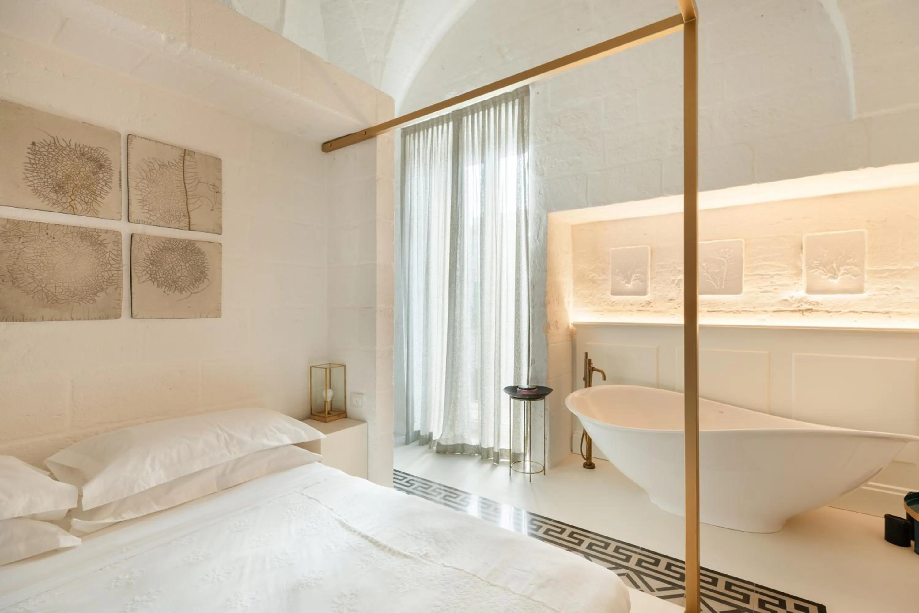 Bath, Bed in AL PALAZZO La Dimora by Apulia Hospitality
