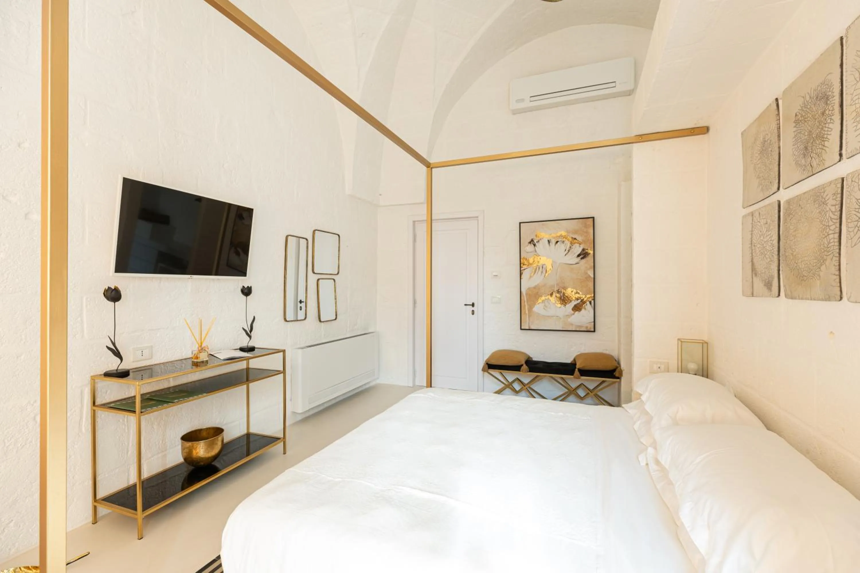 TV and multimedia, Bed in AL PALAZZO La Dimora by Apulia Hospitality