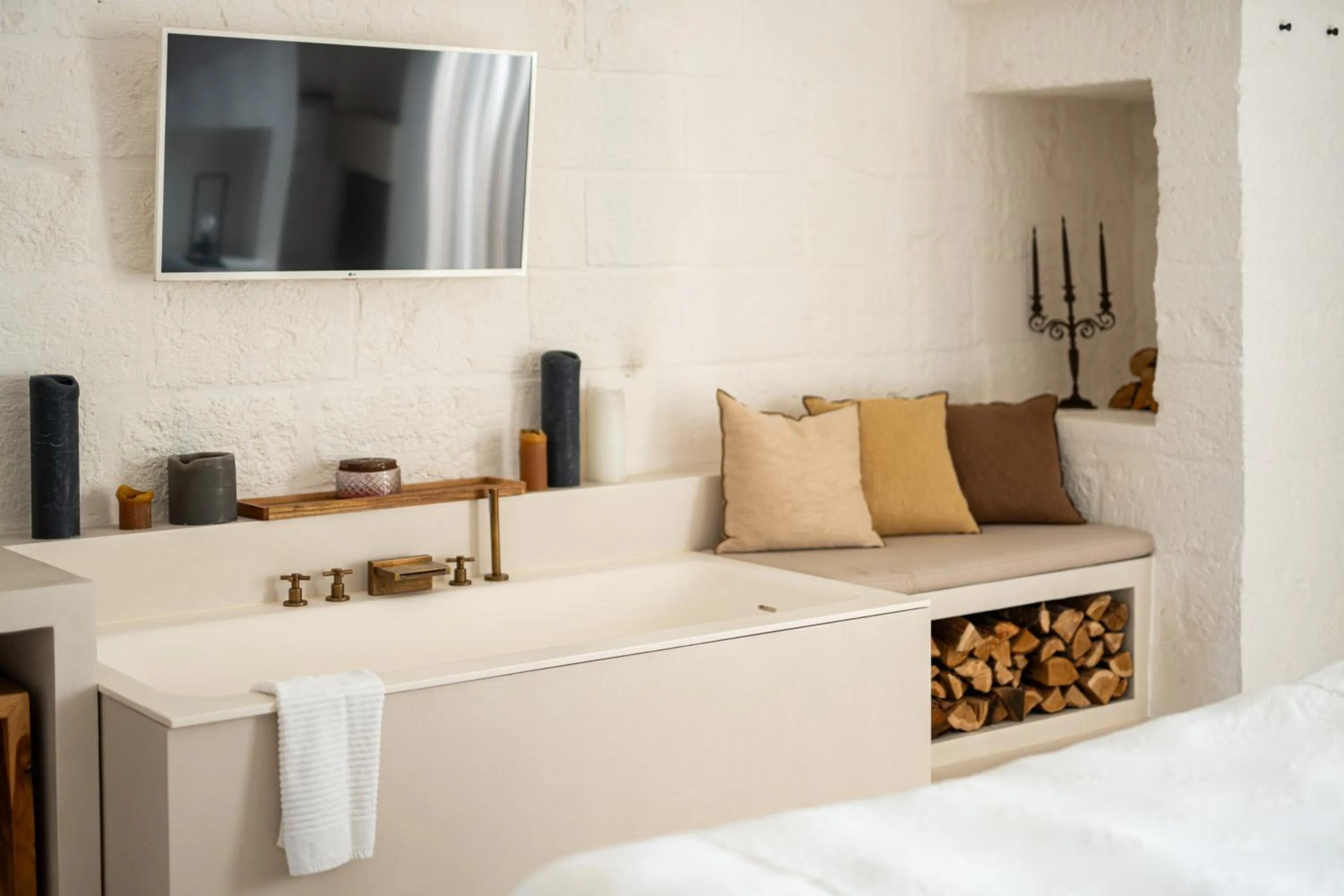 Bath, Bed in AL PALAZZO La Dimora by Apulia Hospitality