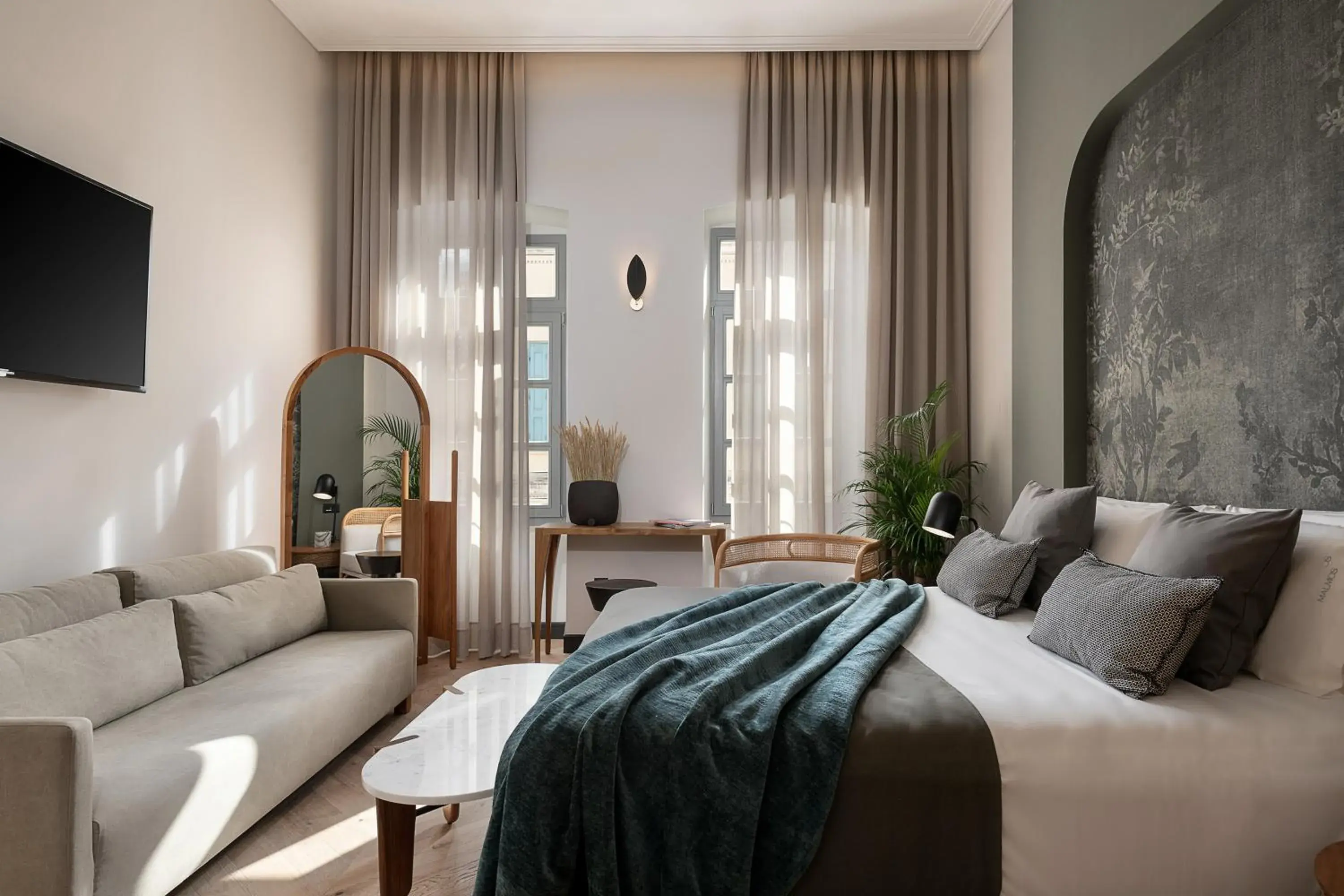 Deluxe Suite with Spa Bath in Malmo Historic Hotel Deluxe Suite with Spa Bath in Malmo Historic Hotel