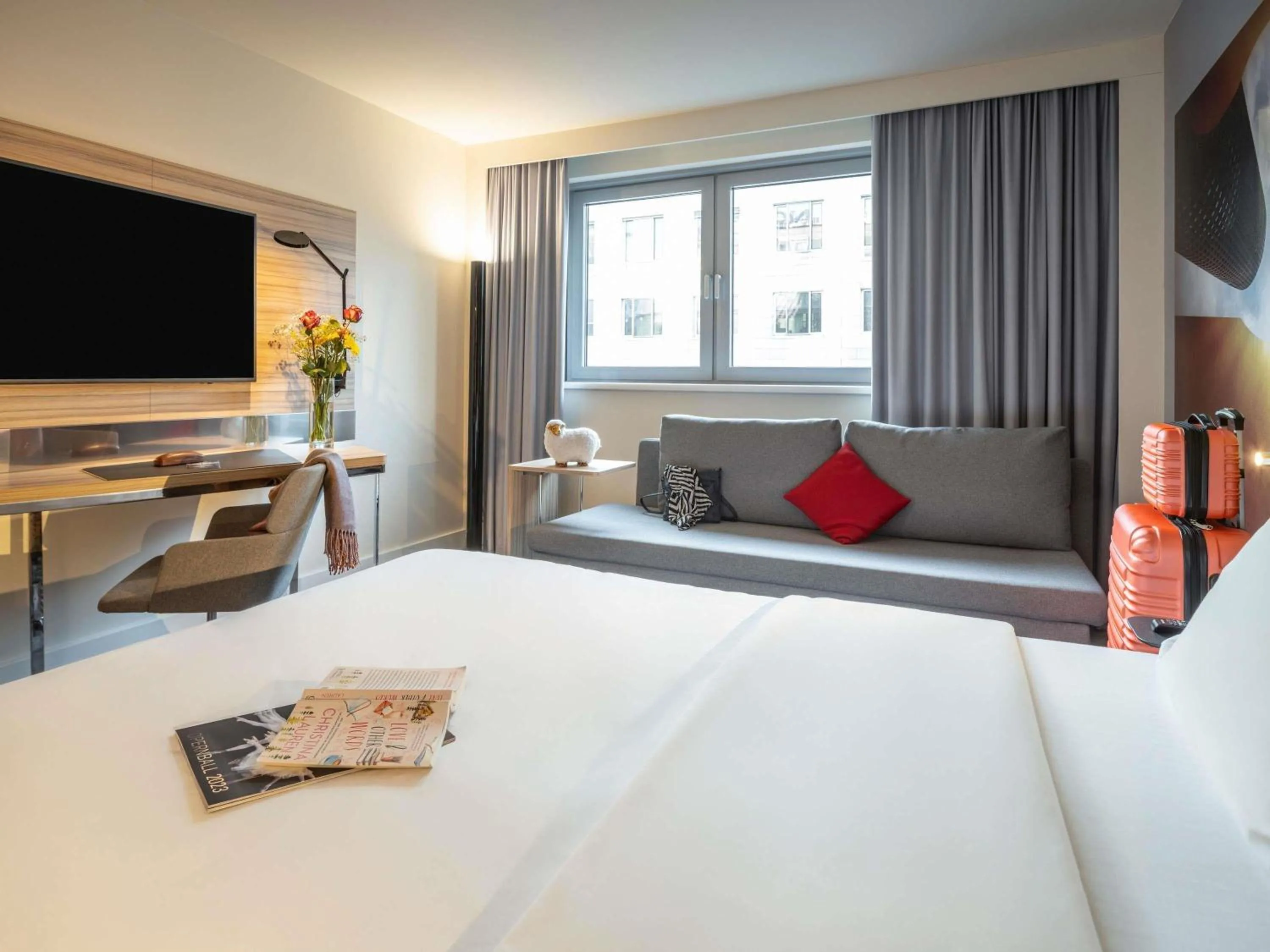 Bedroom, Bed in Novotel Wien City