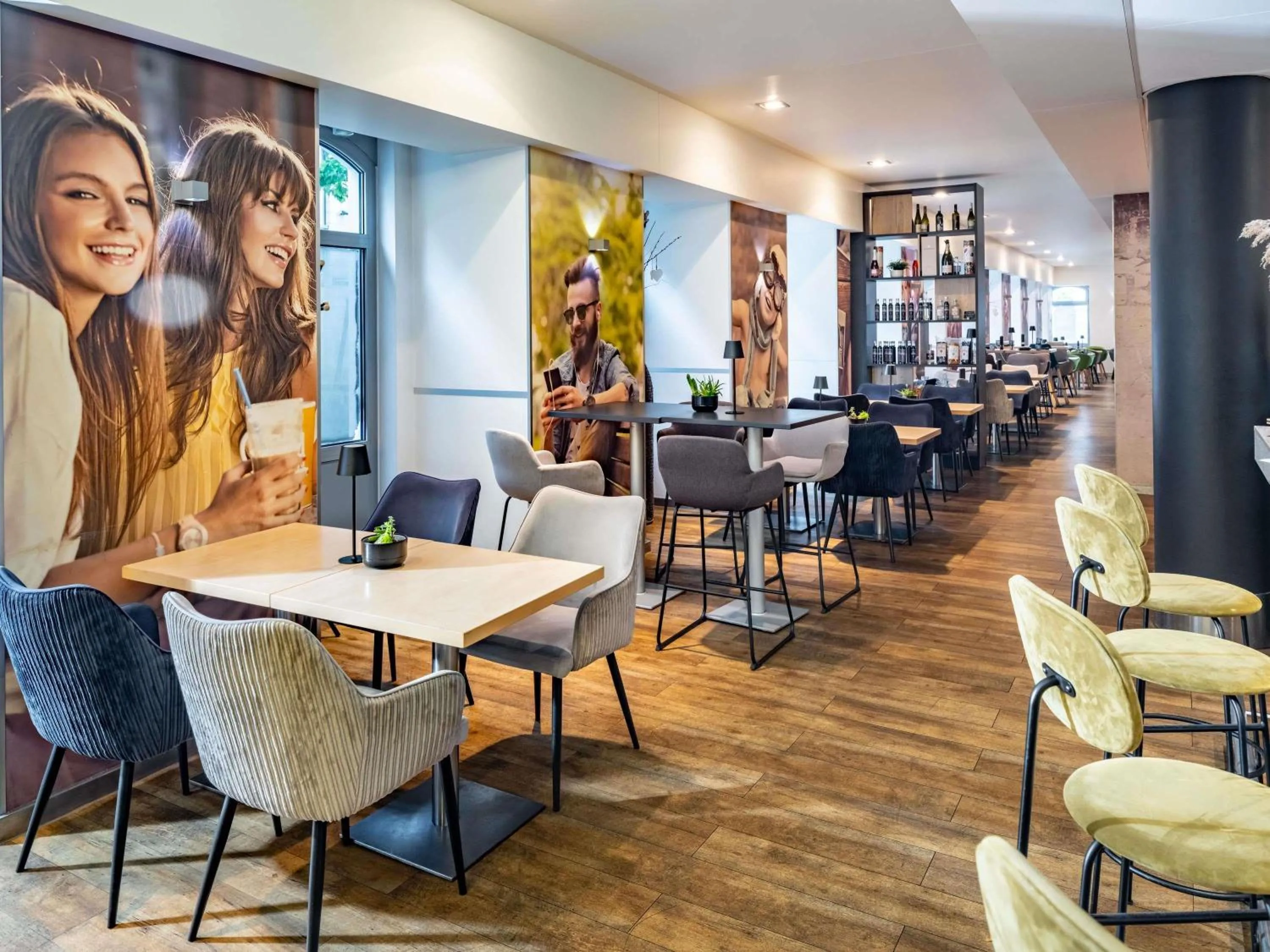 Restaurant/places to eat in Novotel Wien City