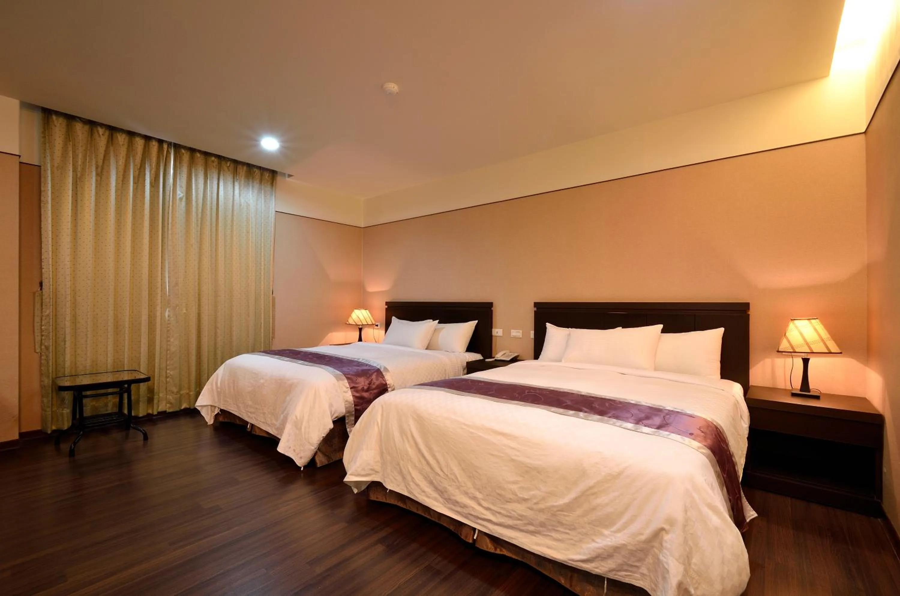 Bedroom, Bed in King Town Hotel