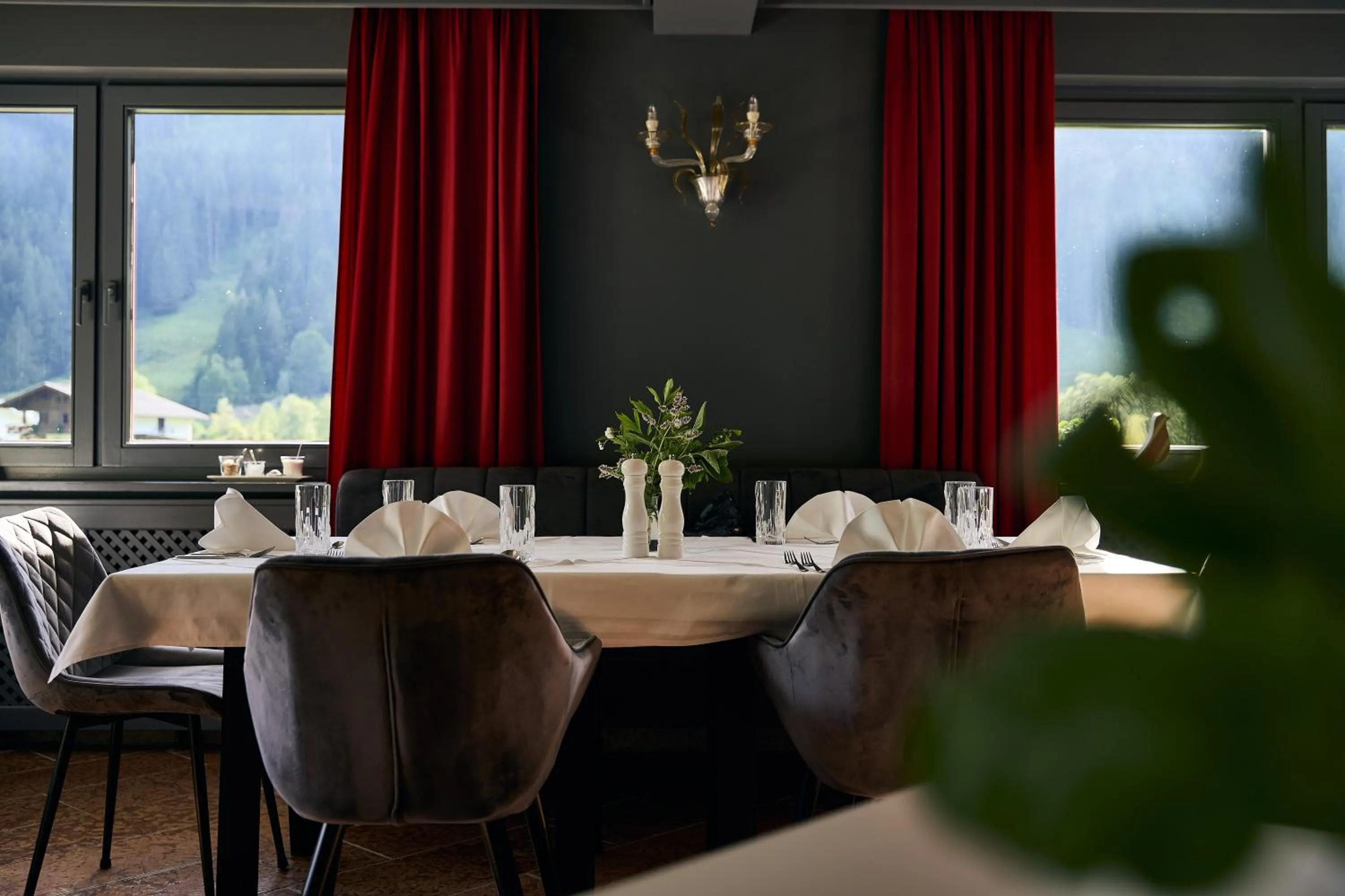 Restaurant/places to eat in Hotel LÄRCHENHOF