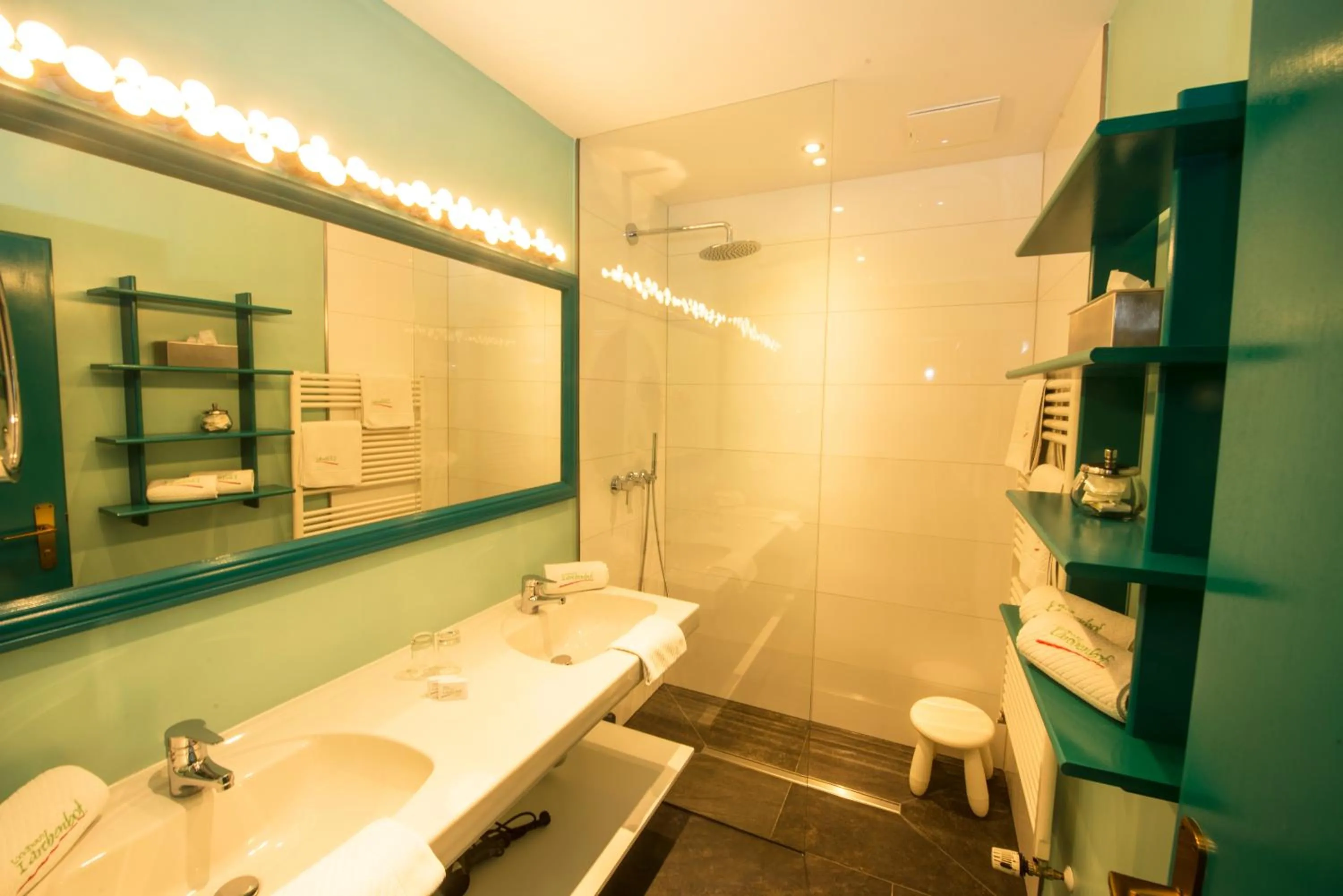 Shower in Hotel LÄRCHENHOF
