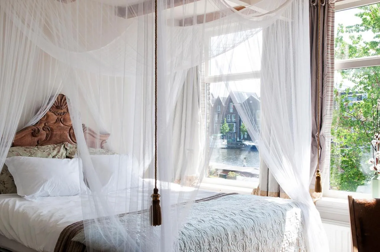 Bed in RiverSide Suite - Haarlem City Centre