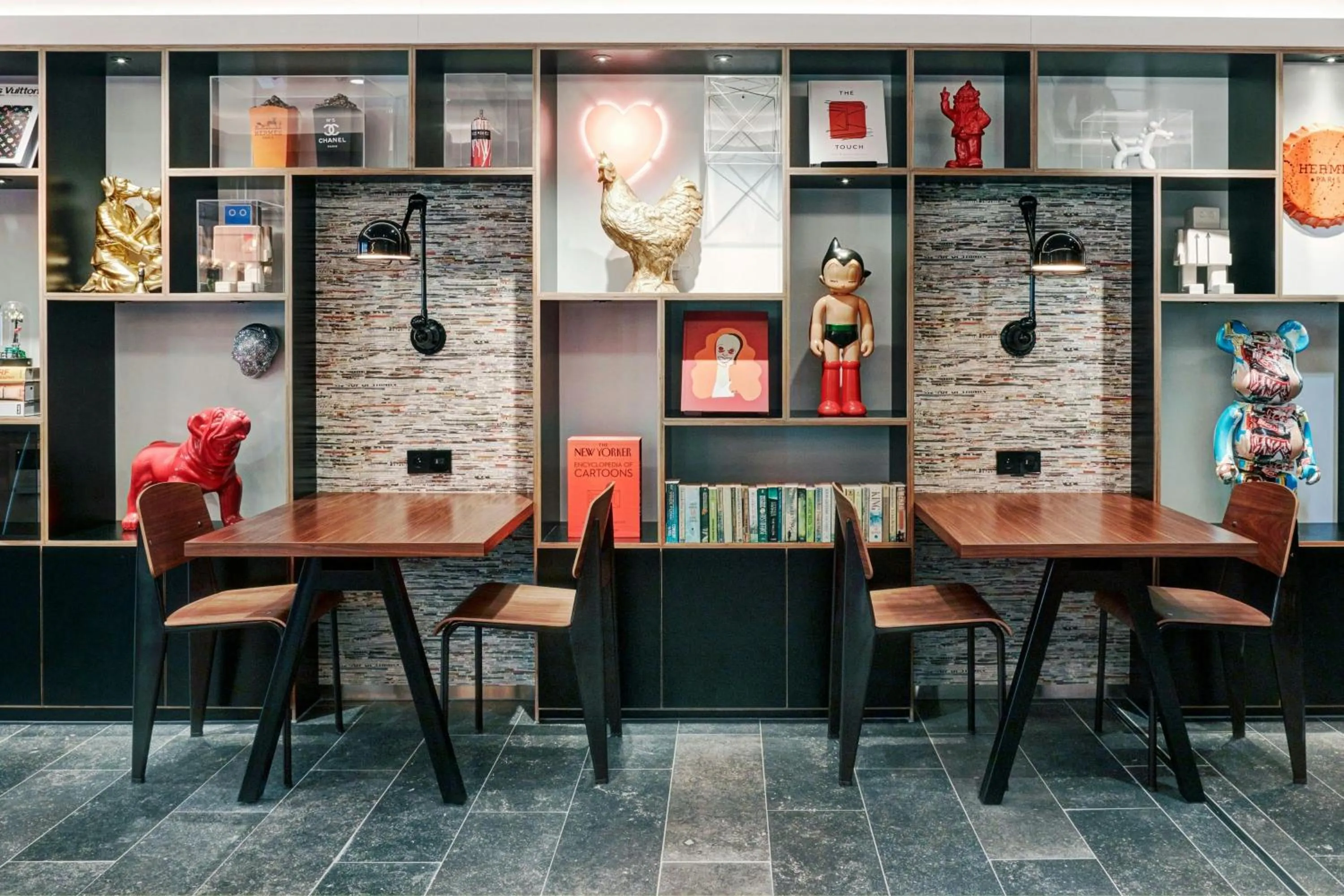 Lobby or reception in citizenM Paris Champs-Élysées