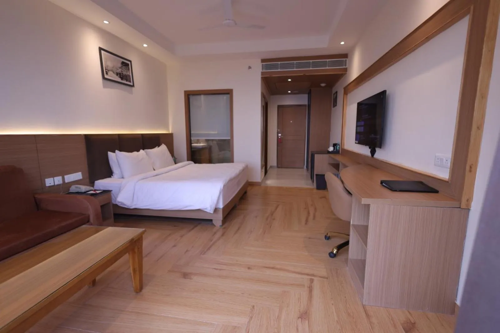 Bed in Ramada by Wyndham Mussoorie Mall Road