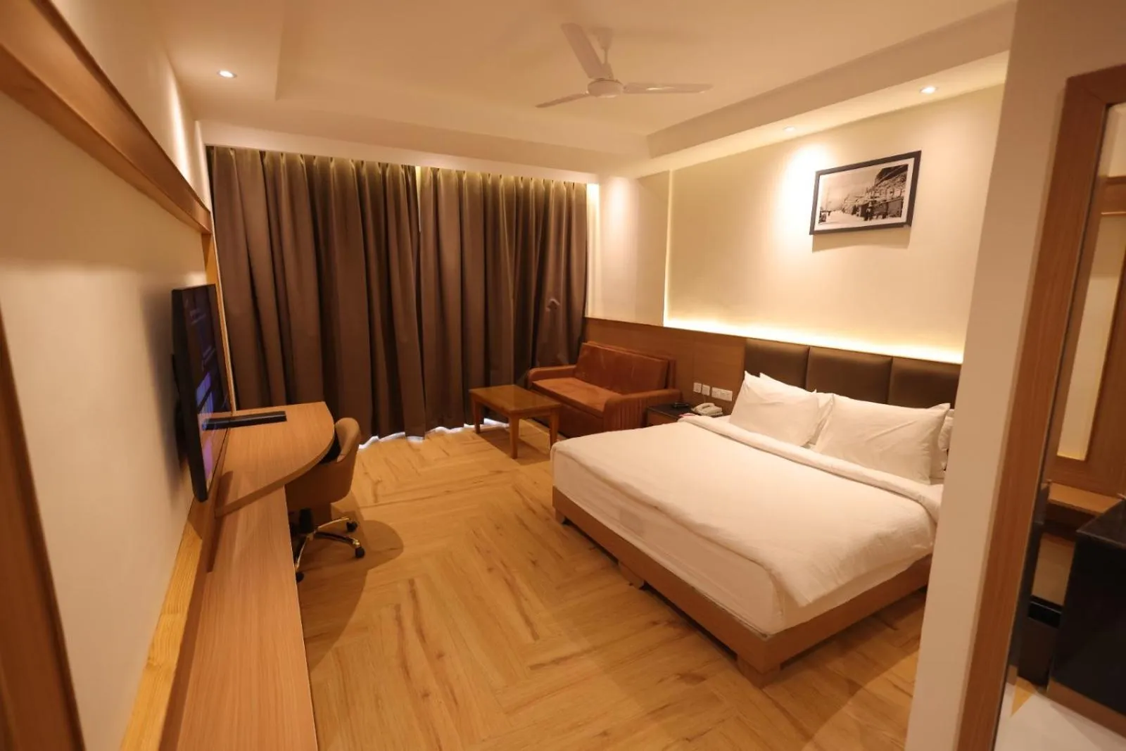 Bed in Ramada by Wyndham Mussoorie Mall Road