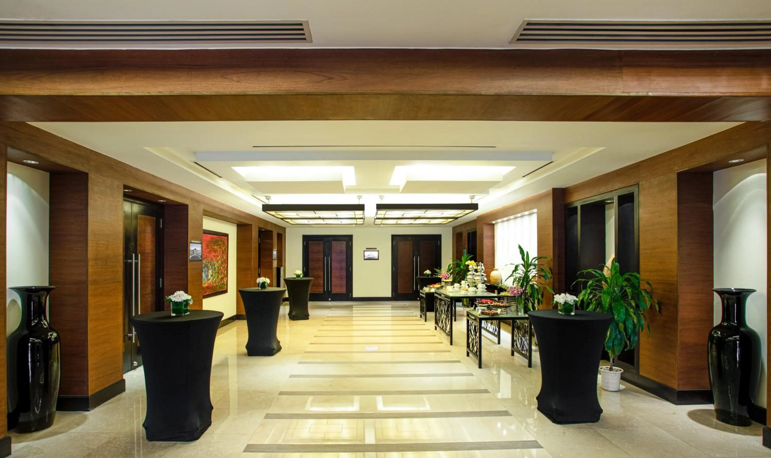 Meeting/conference room in InterContinental Hanoi Westlake by IHG