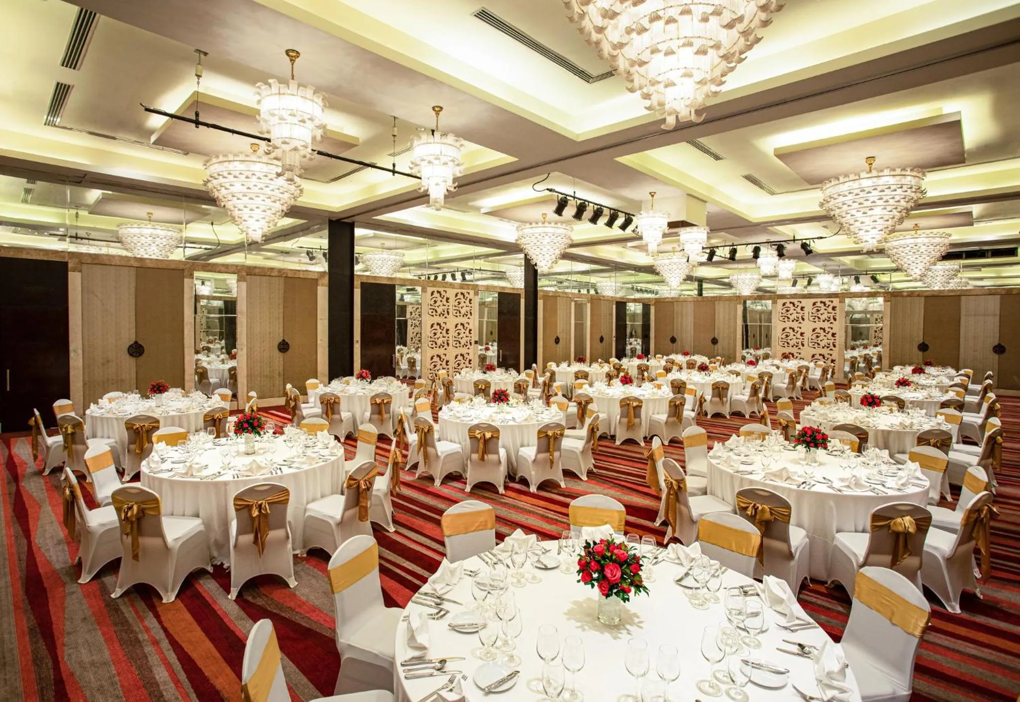 Banquet/Function facilities in InterContinental Hanoi Westlake by IHG