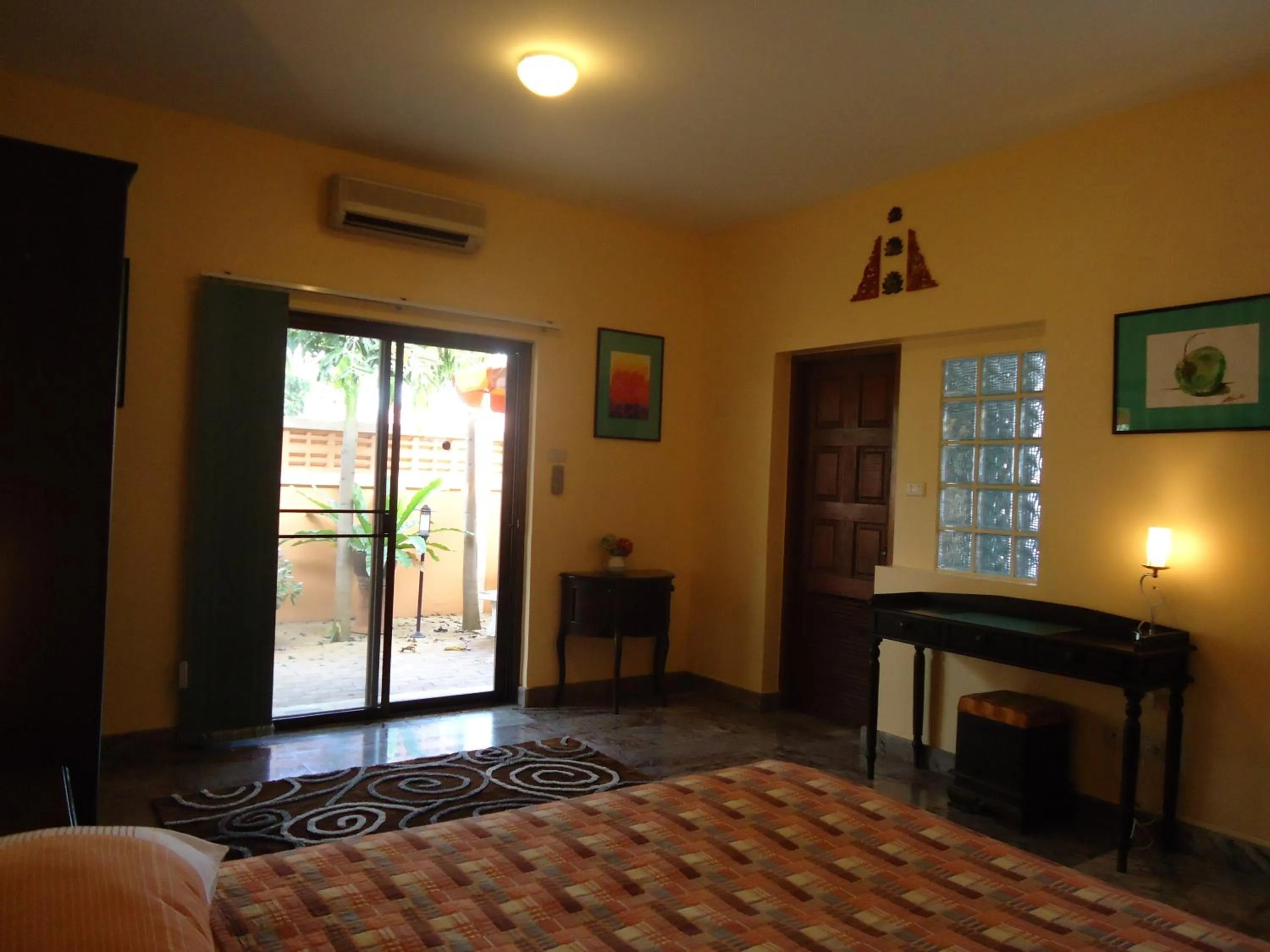 Bedroom, Bed in Lonops Gay Paradise