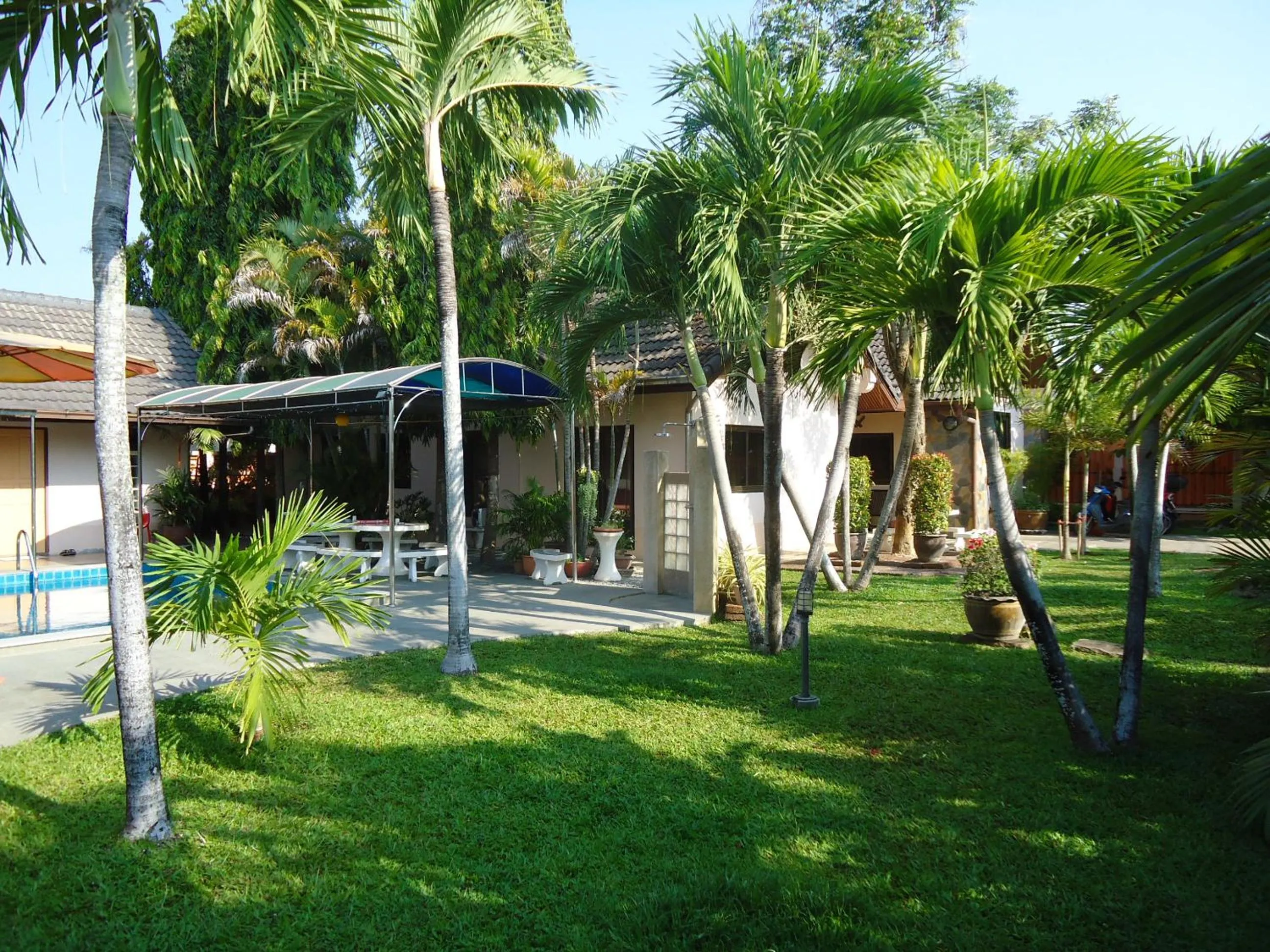 Property building in Lonops Gay Paradise