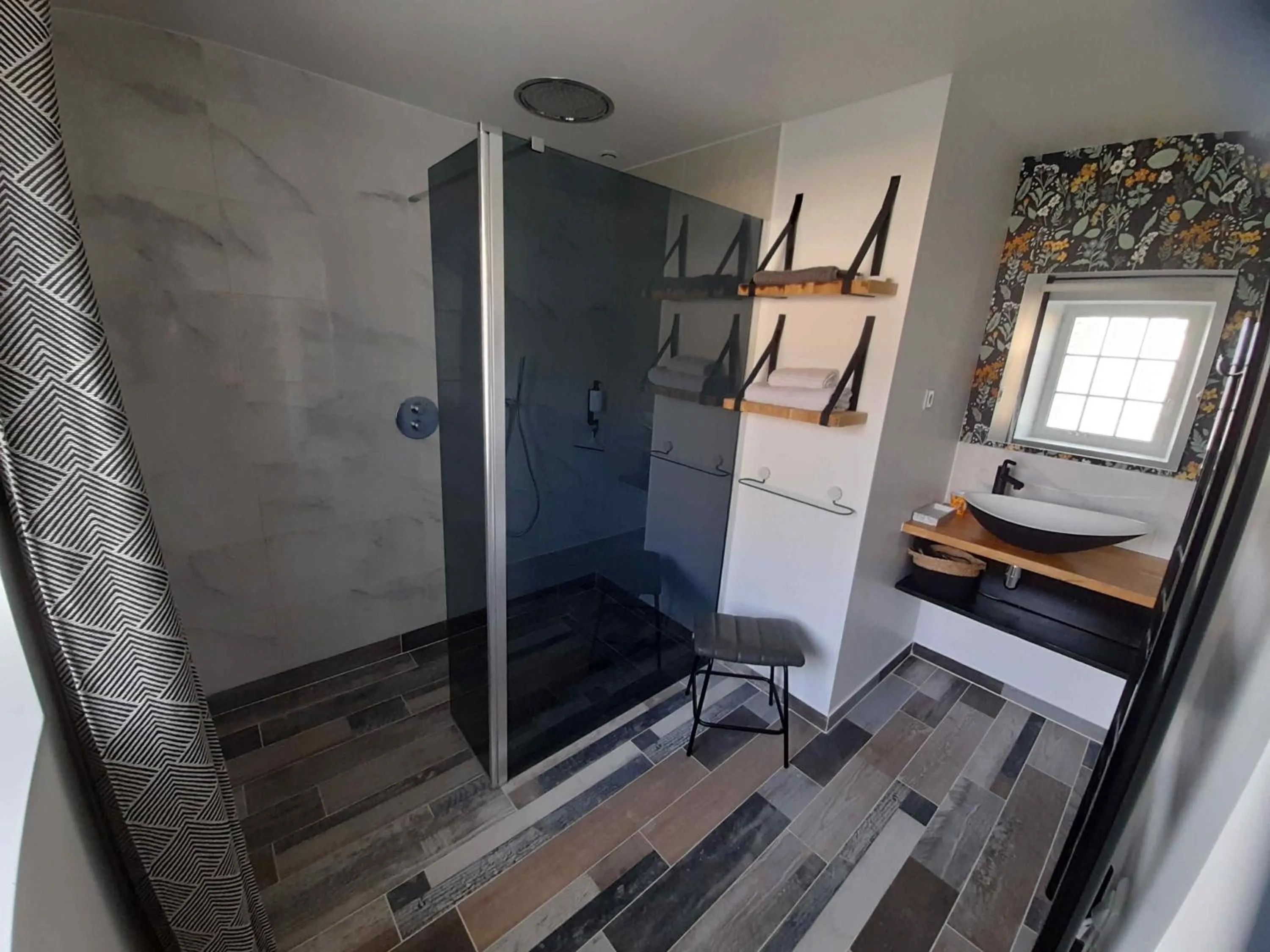 Bathroom in Le Domaine du Moulin 28 proche Chartres