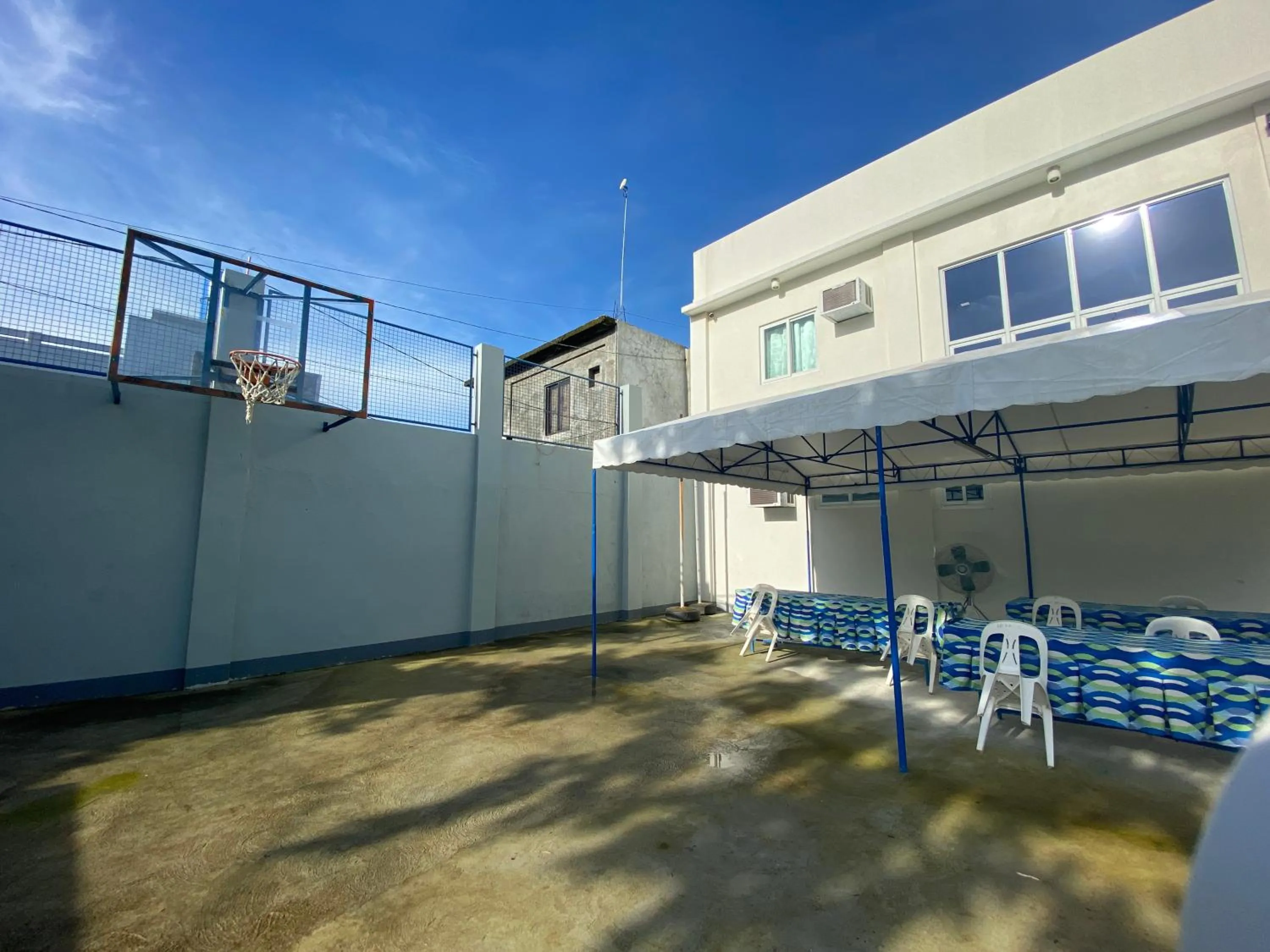 Property building in Hip Nautic Beach Resort powered by Cocotel