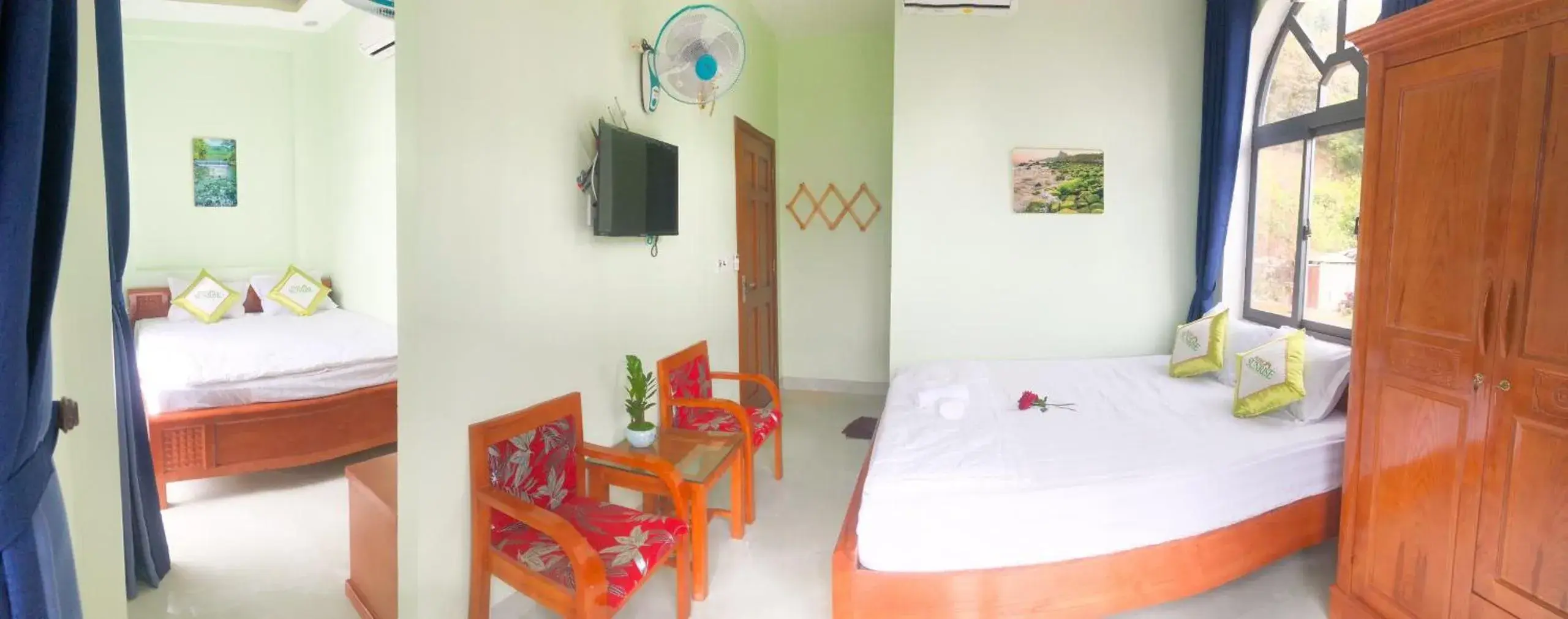 Family Room with Balcony in SUNRISE HOTEL Family Room with Balcony in SUNRISE HOTEL