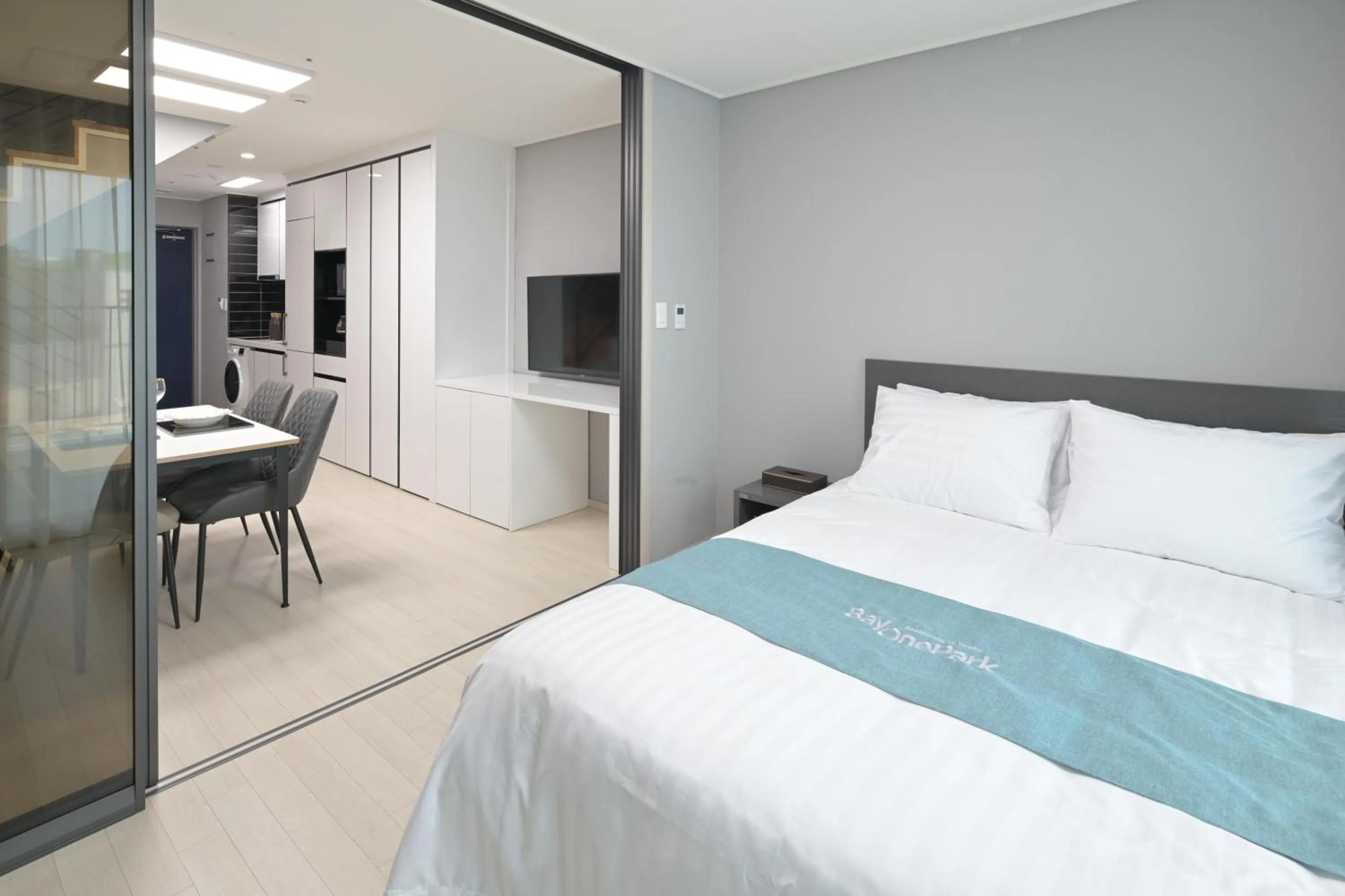 Bedroom, Bed in Bayone Park