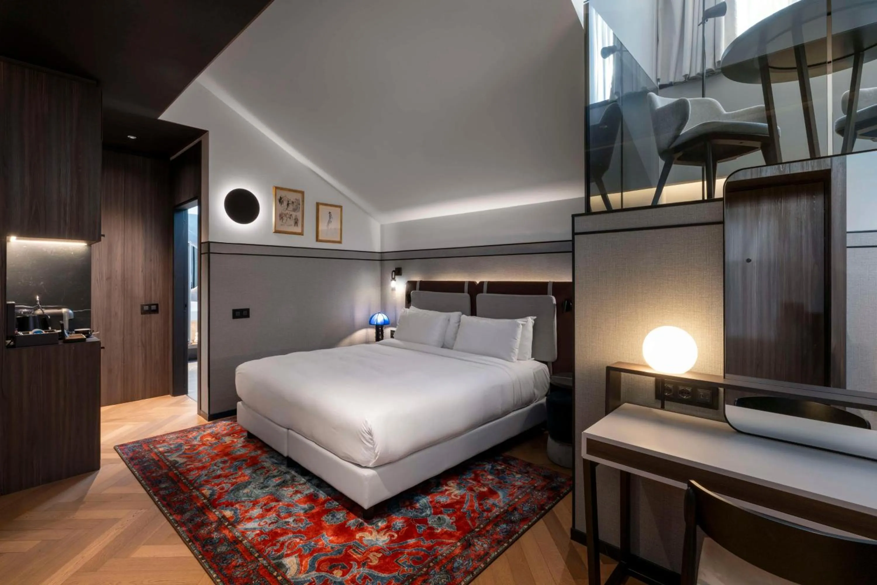 Photo of the whole room, Bed in Palazzo Touring Club Milan, A Radisson Collection Hotel