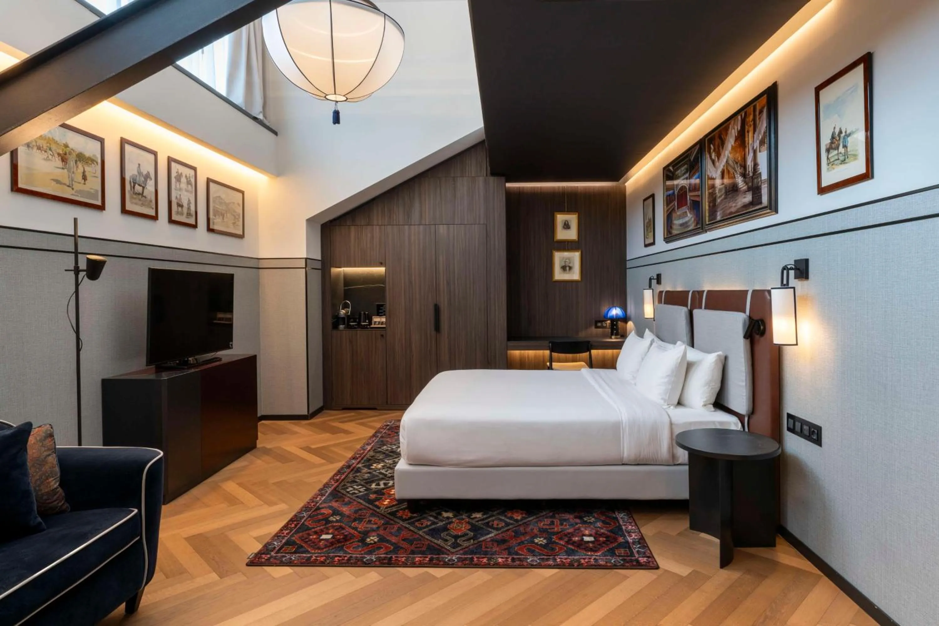 Photo of the whole room, Bed in Palazzo Touring Club Milan, A Radisson Collection Hotel