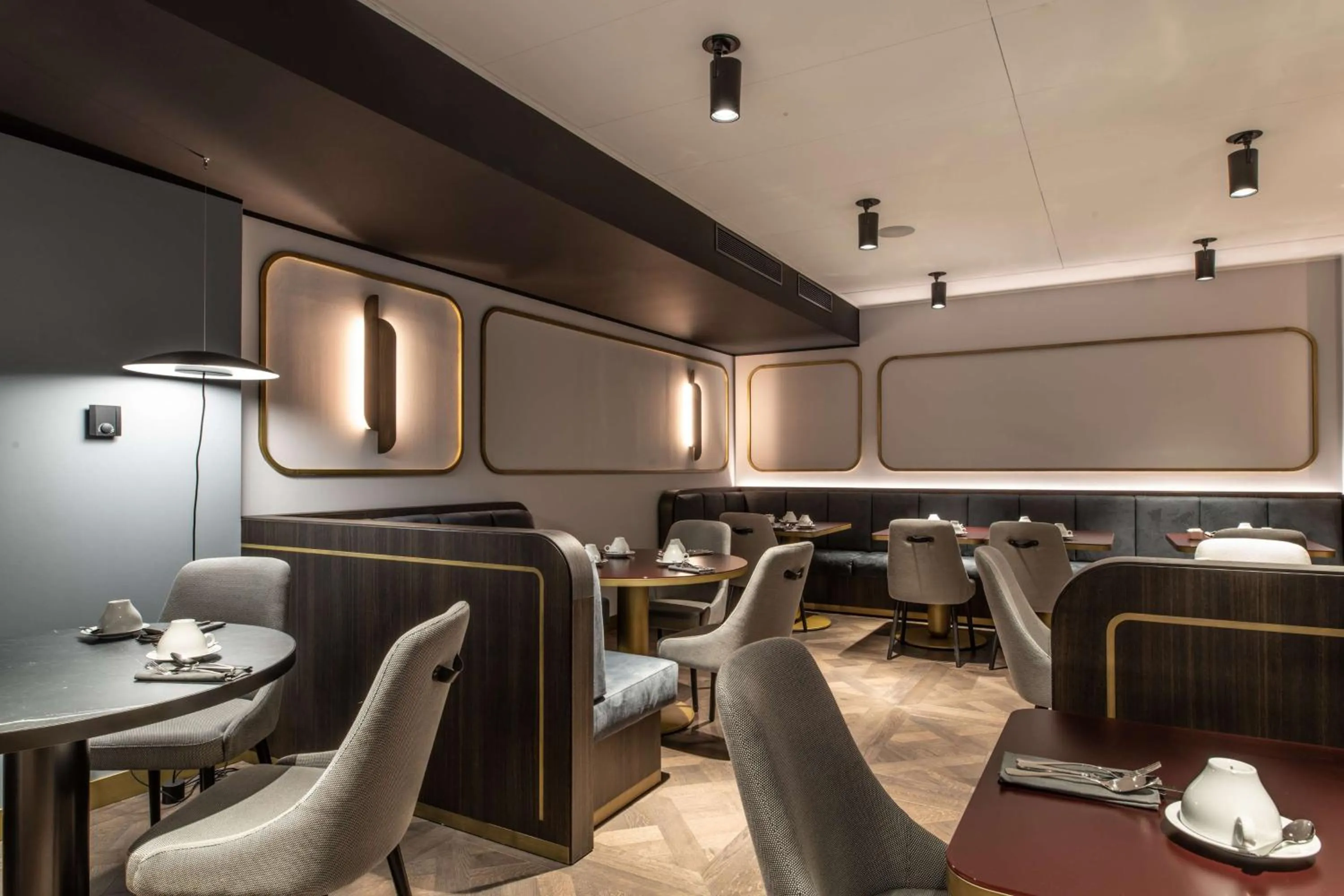 Restaurant/places to eat in Palazzo Touring Club Milan, A Radisson Collection Hotel