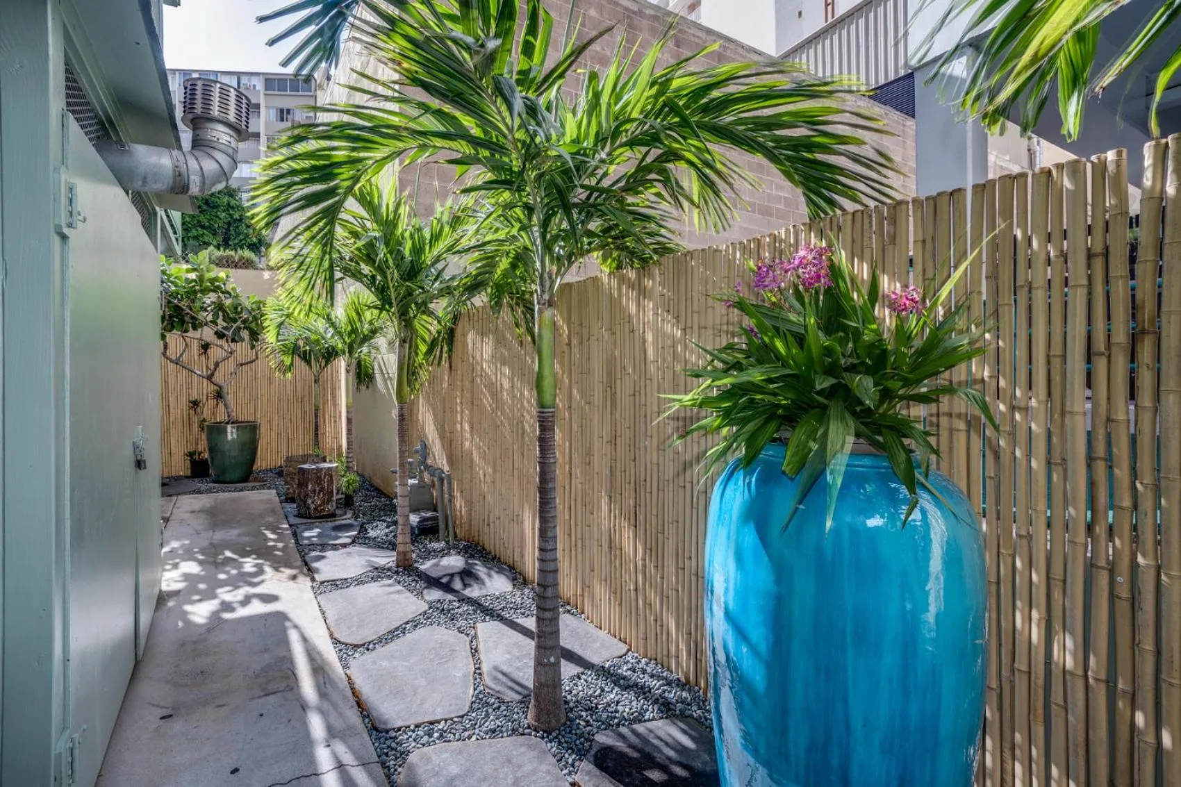 Property building in Aloha Suites Waikiki