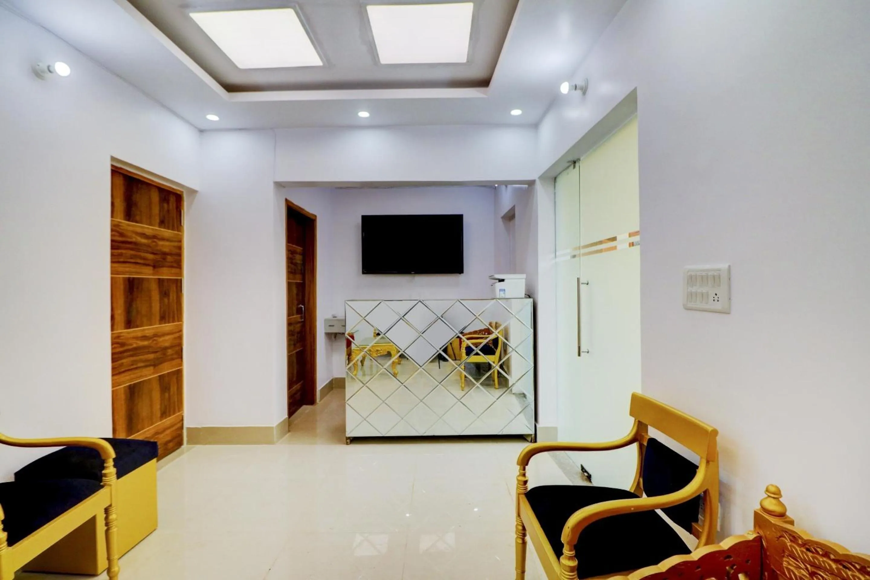 Lobby or reception in Hotel O Palace At Seventy Two Near Iskcon Temple Noida