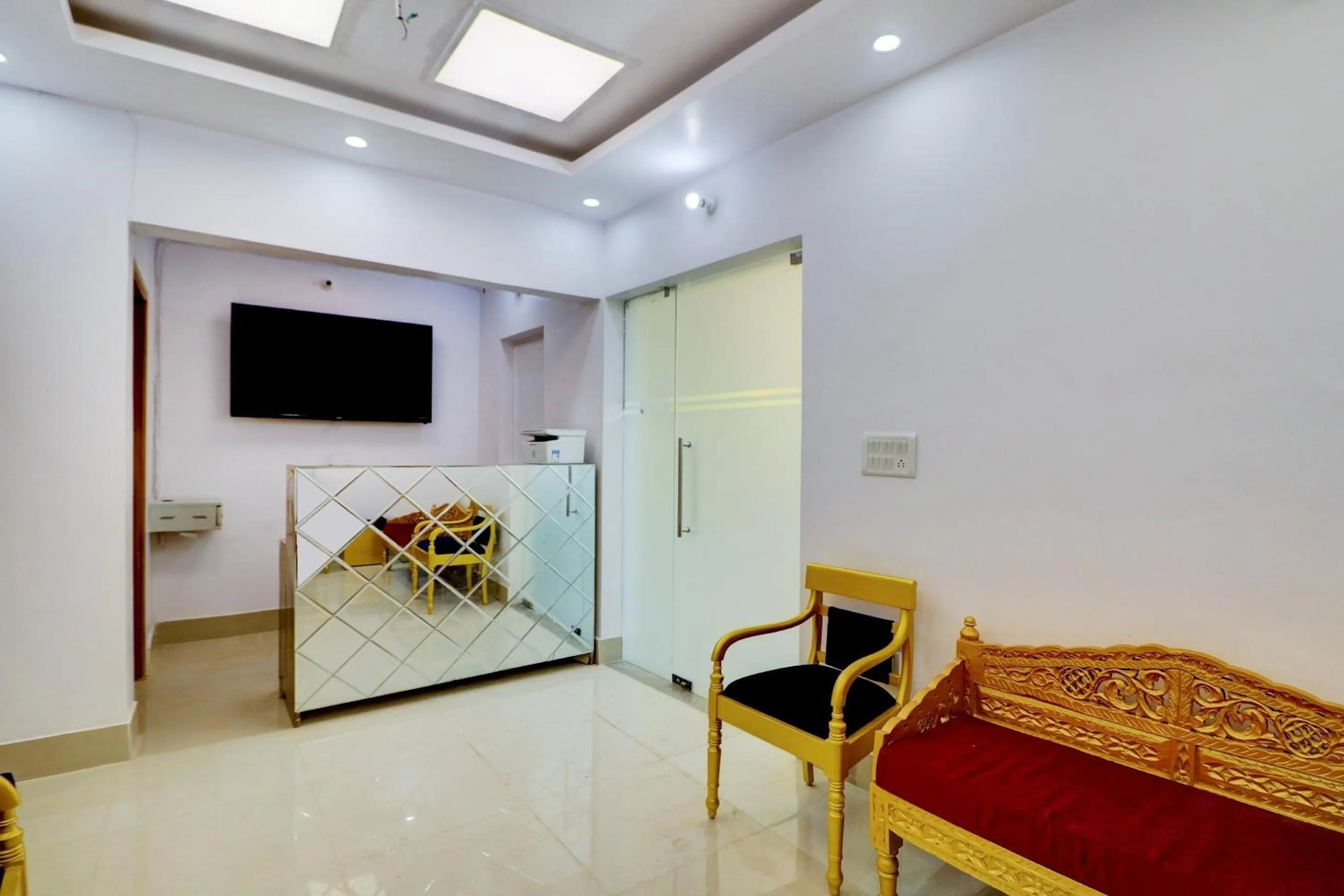 Lobby or reception in Hotel O Palace At Seventy Two Near Iskcon Temple Noida