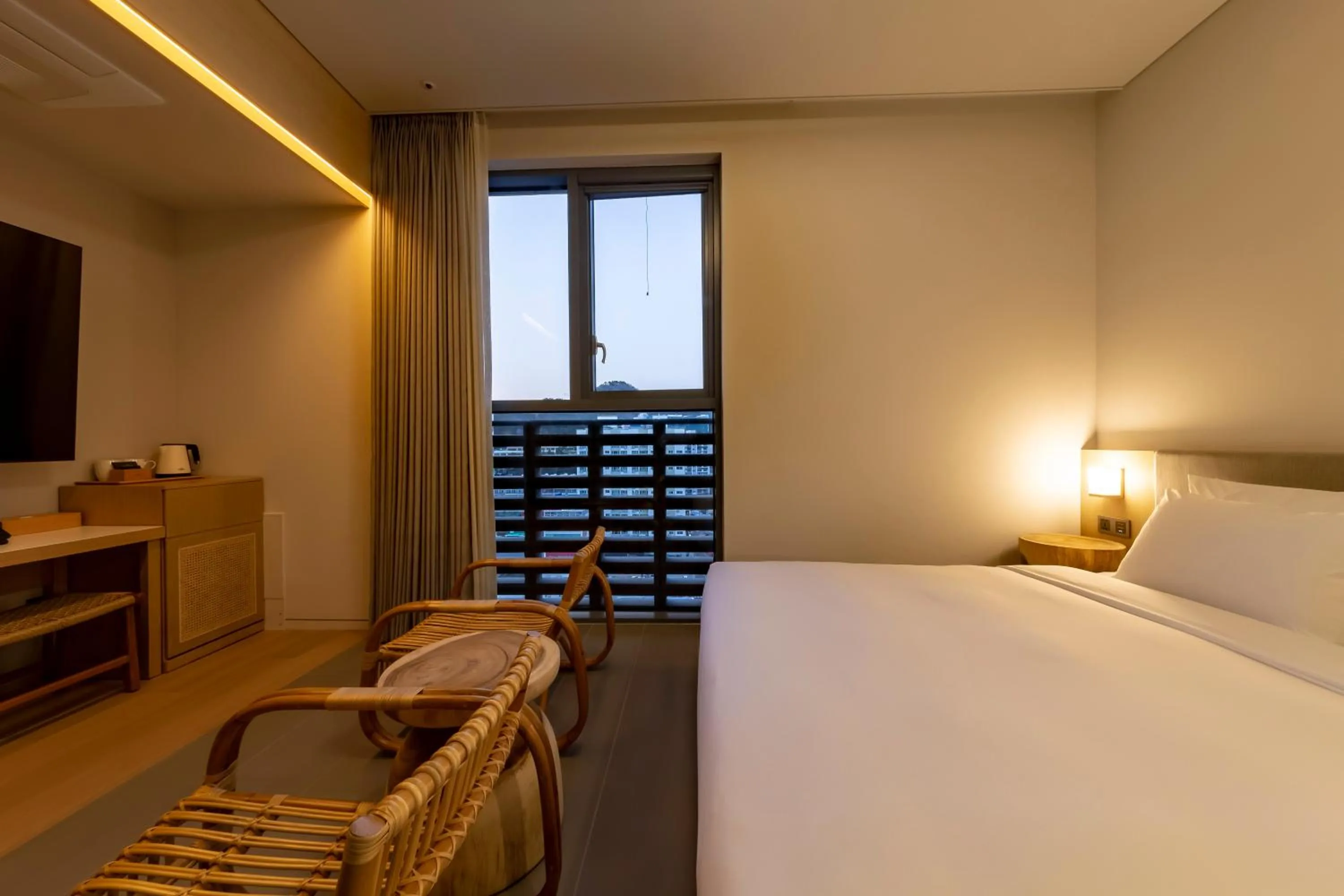 Photo of the whole room, Bed in Hound Hotel Haeundae Signature