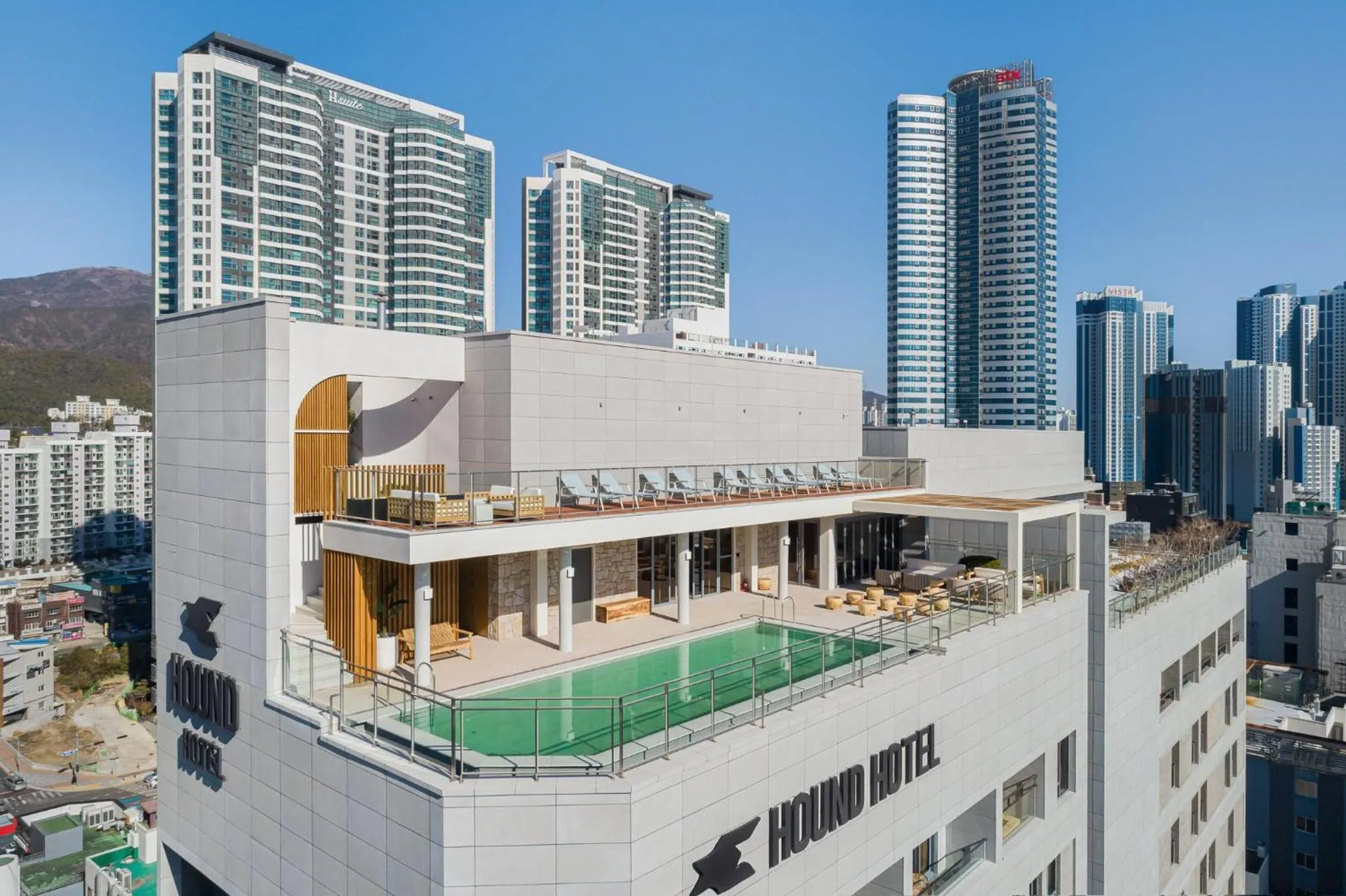Property building in Hound Hotel Haeundae Signature
