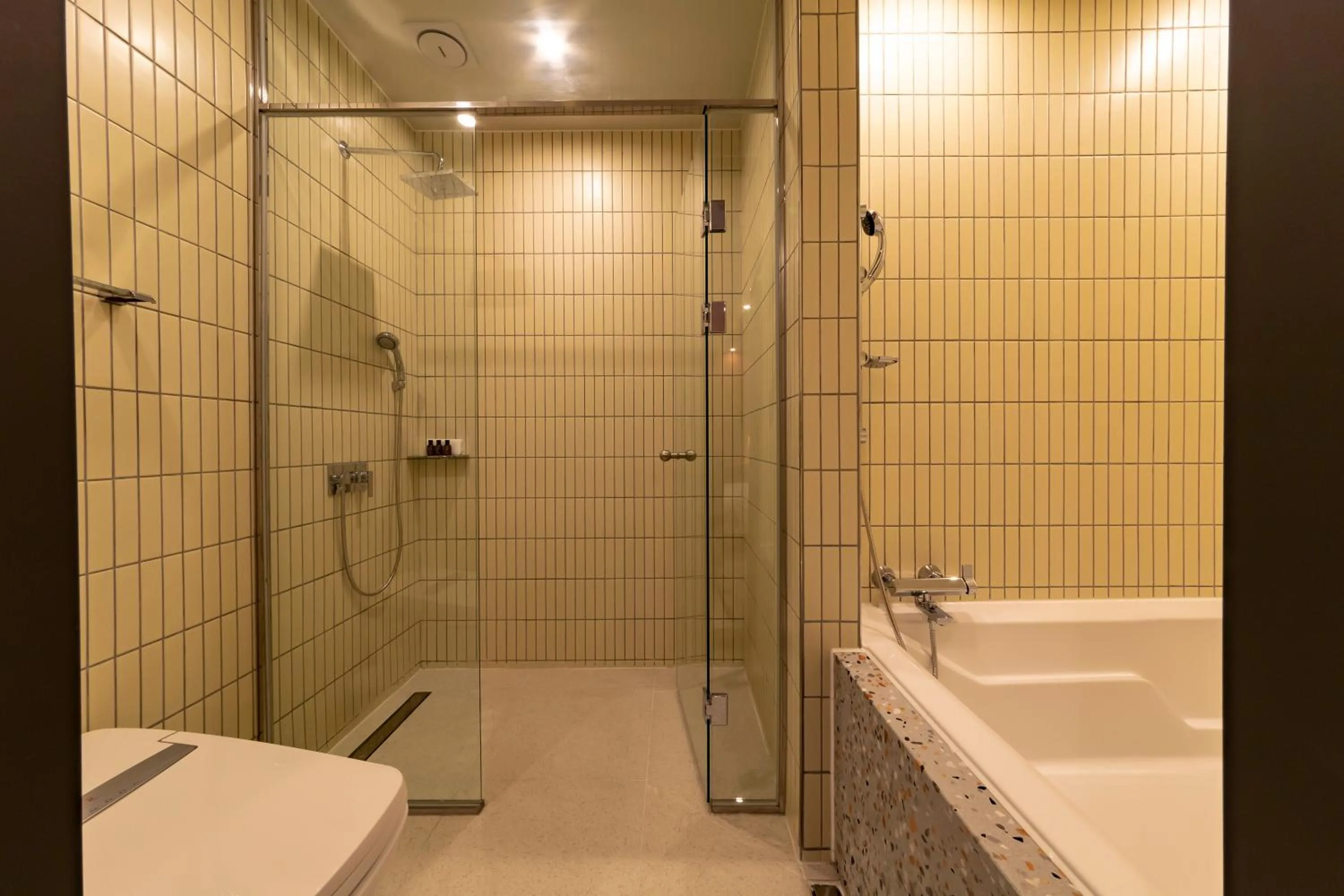 Toilet in Hound Garden&Terrace Hotel